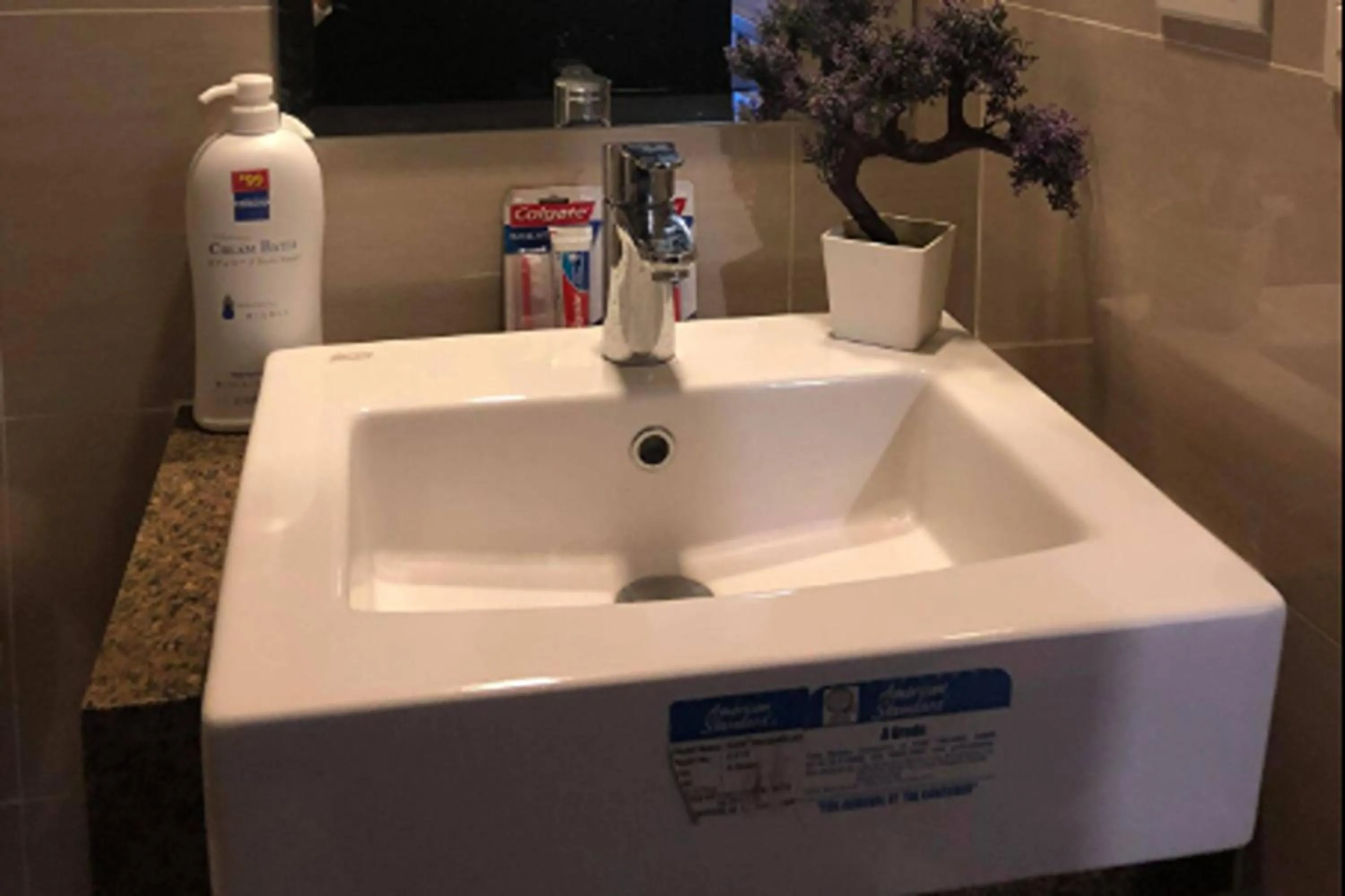 Bathroom in 81 Newport Boulevard across NAIA T3 Airport