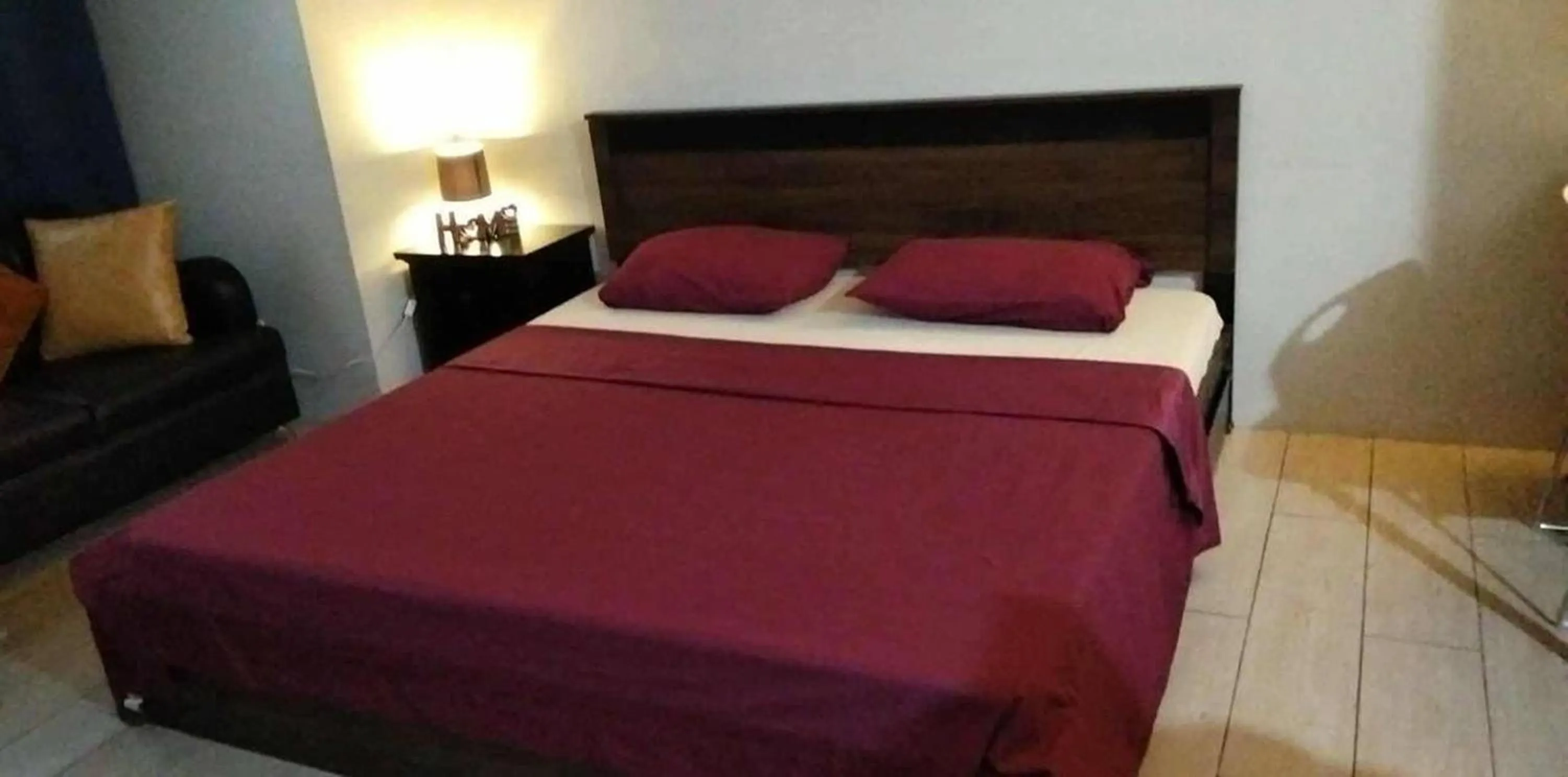 Bed in 81 Newport Boulevard across NAIA T3 Airport