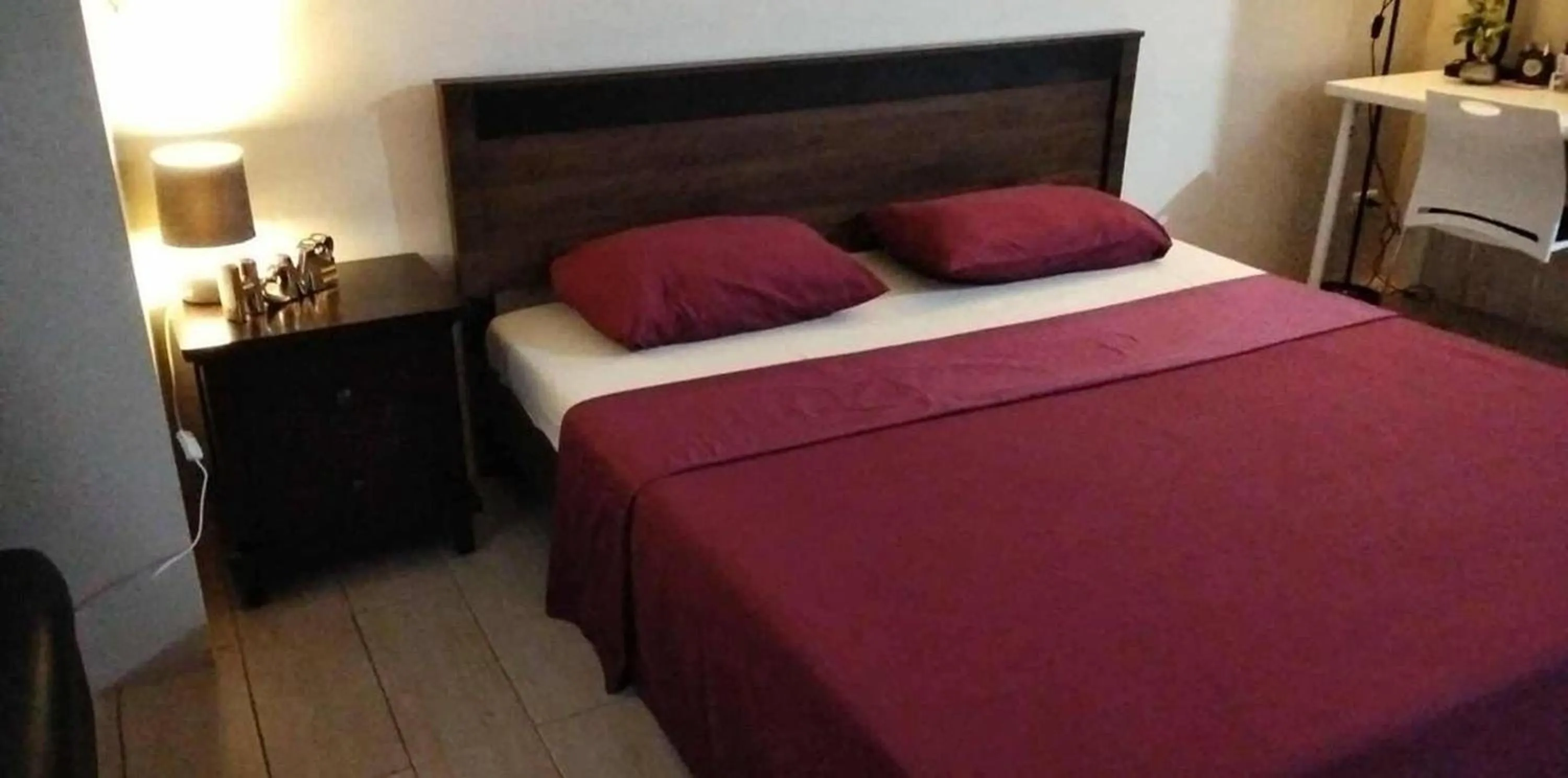 Bed in 81 Newport Boulevard across NAIA T3 Airport