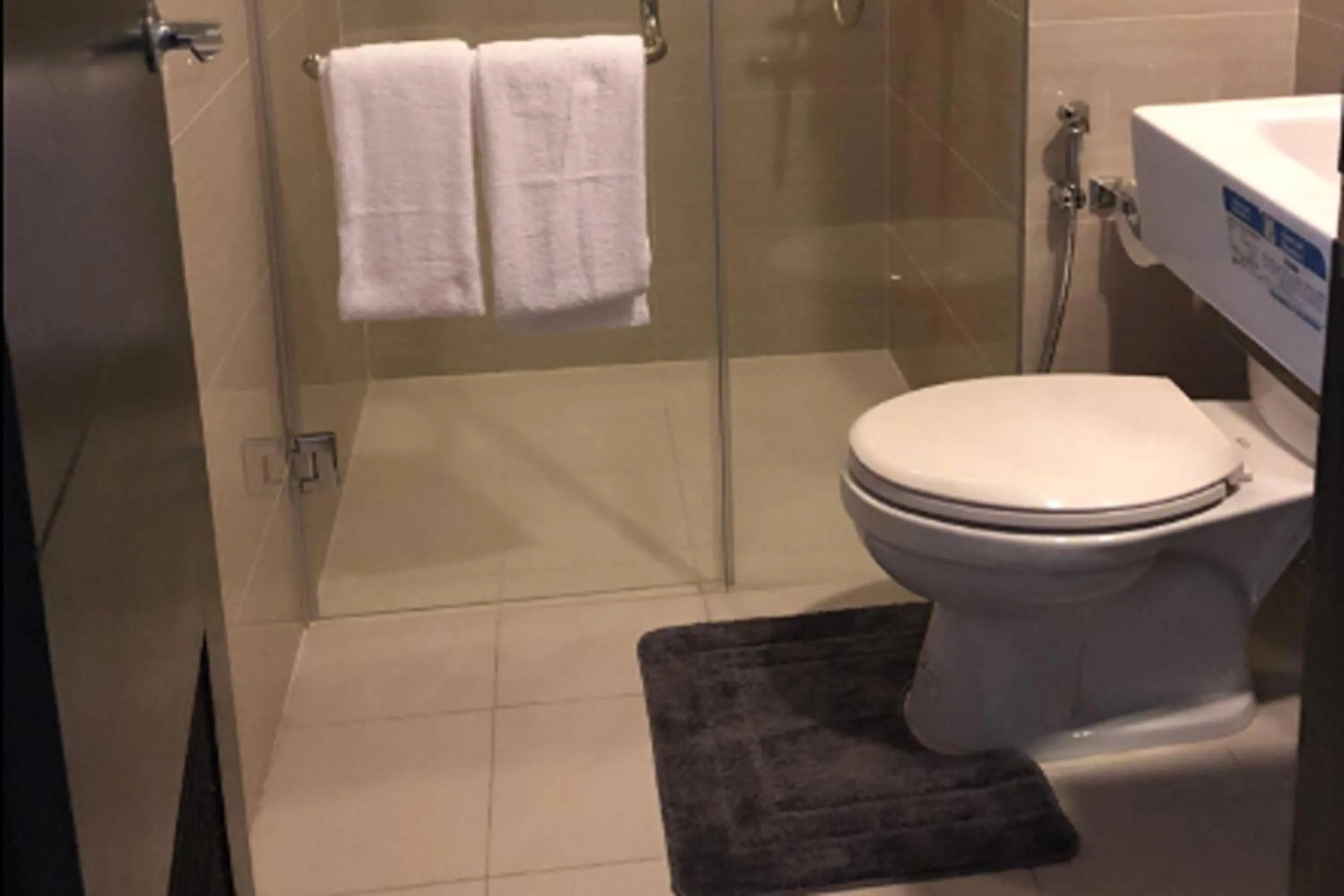 Bathroom in 81 Newport Boulevard across NAIA T3 Airport