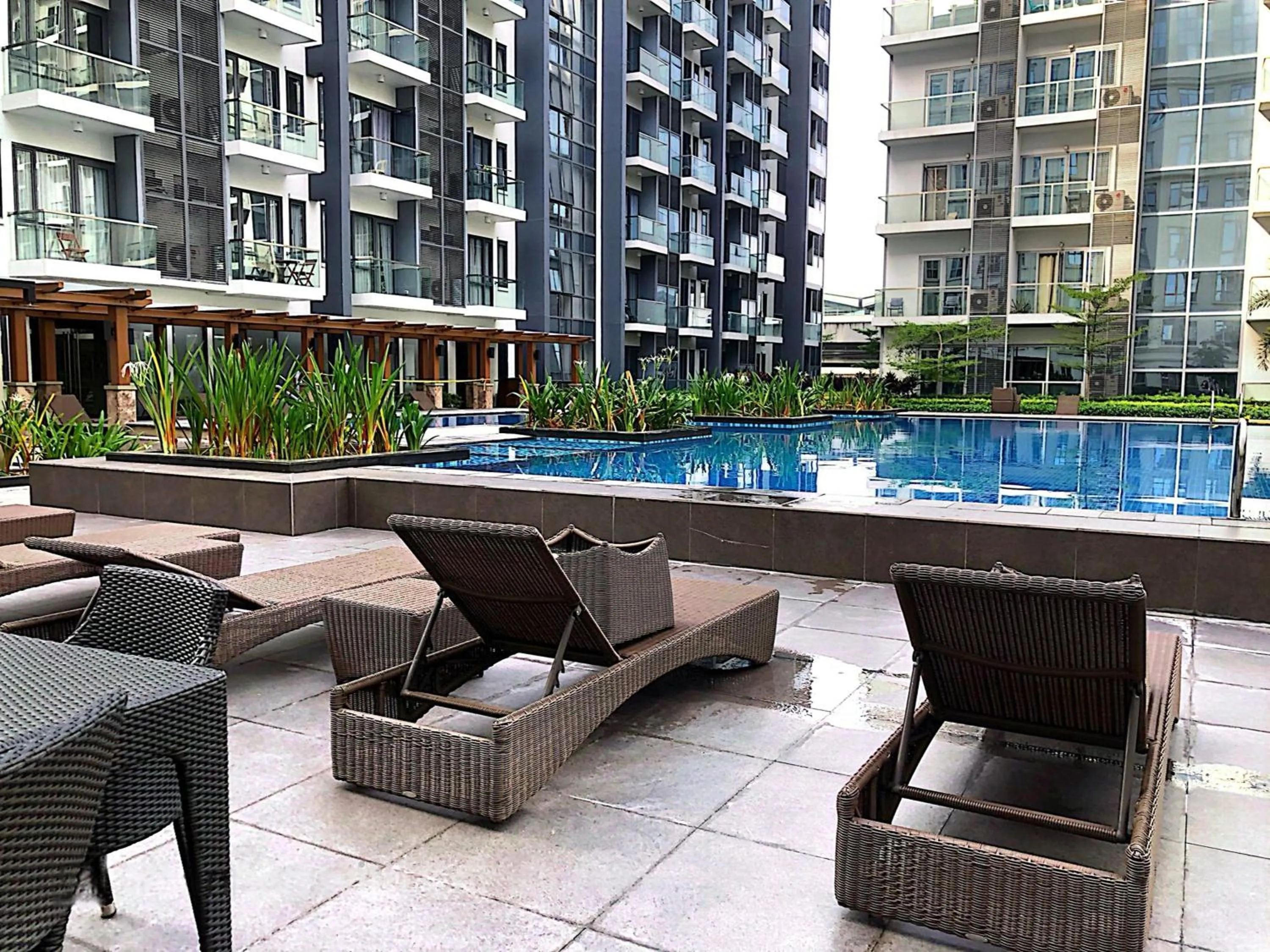 Swimming pool in 81 Newport Boulevard across NAIA T3 Airport