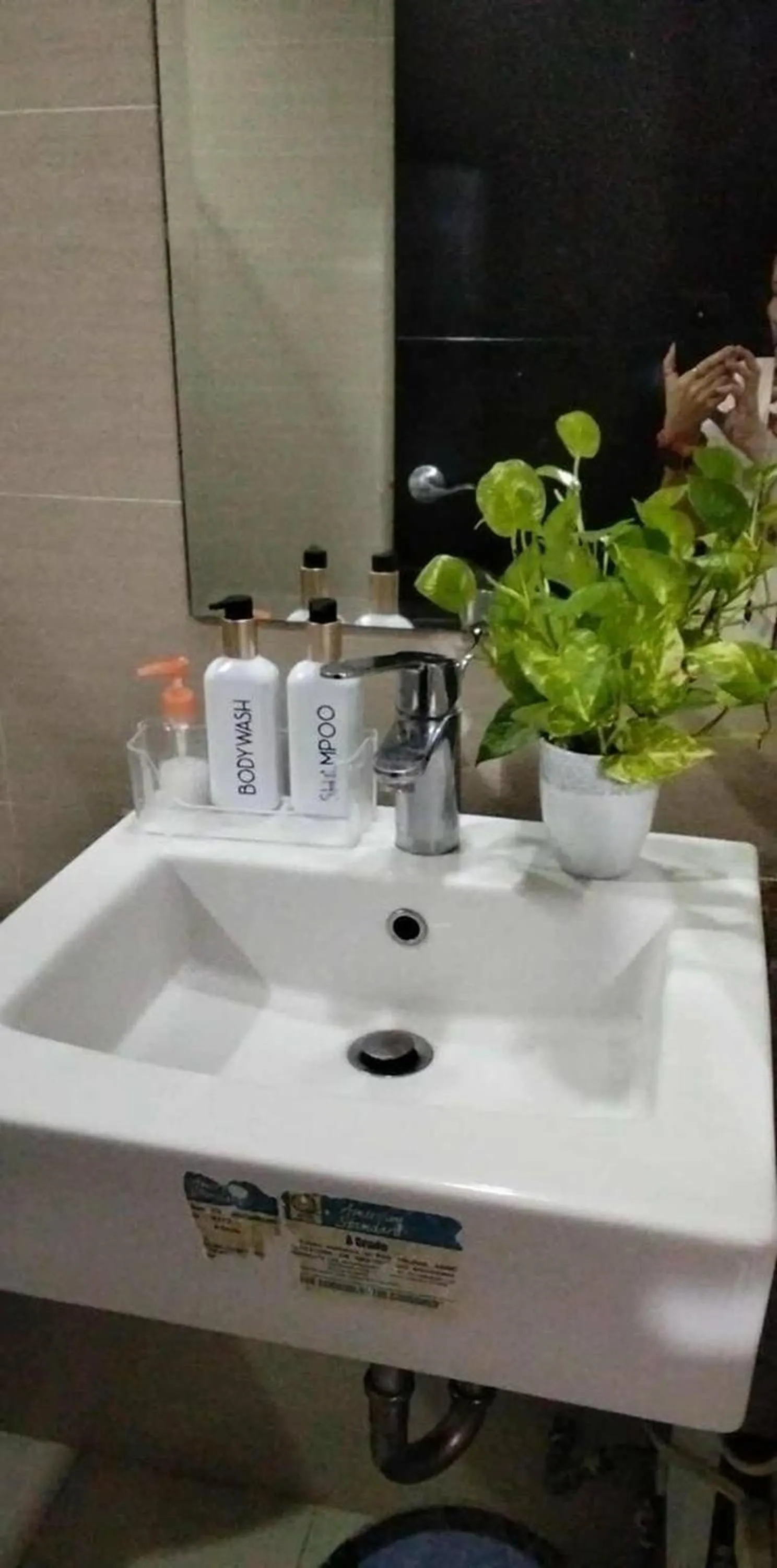 Bathroom in 81 Newport Boulevard across NAIA T3 Airport