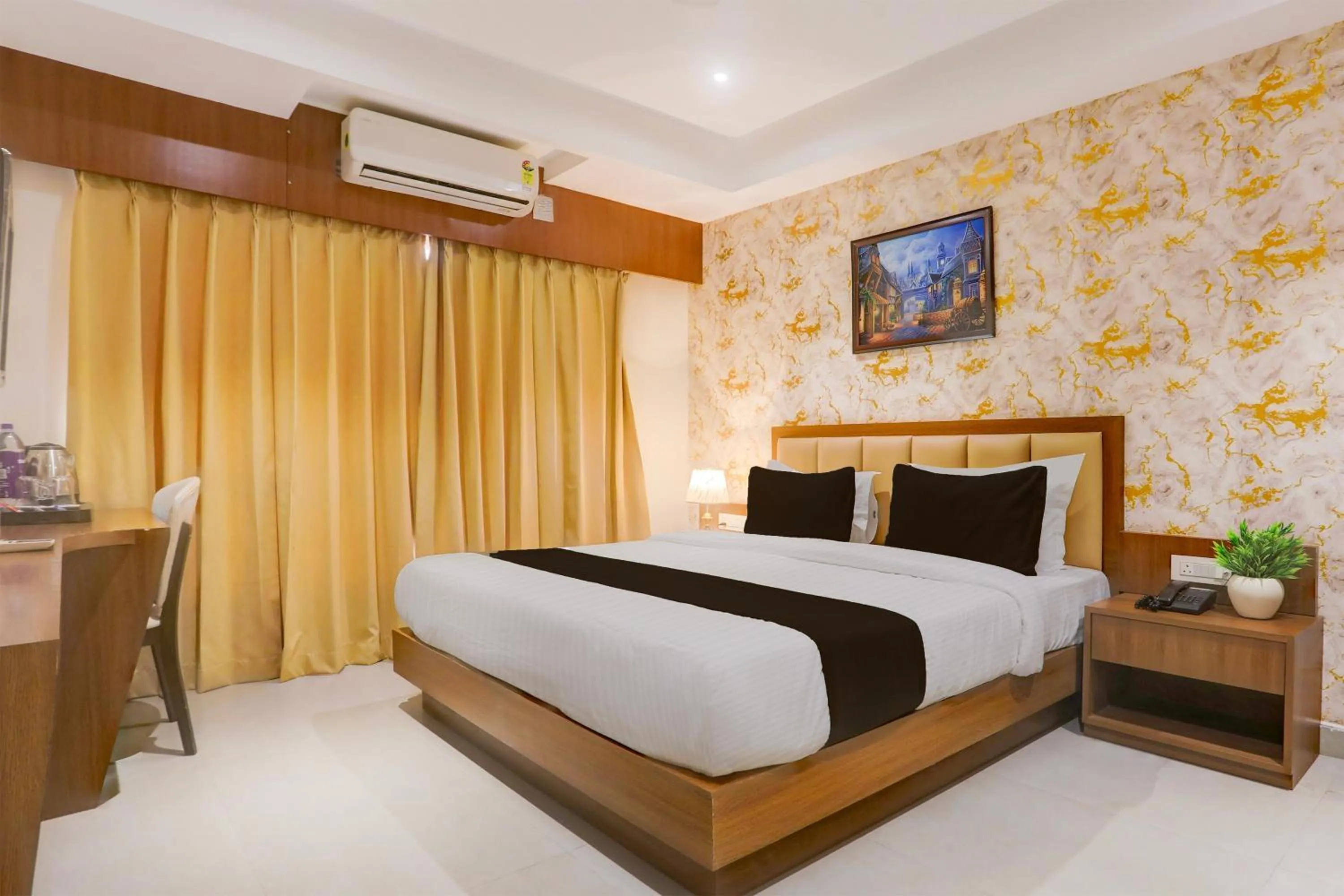 Bedroom, Bed in Super Townhouse Oak Sevoke Road Siliguri