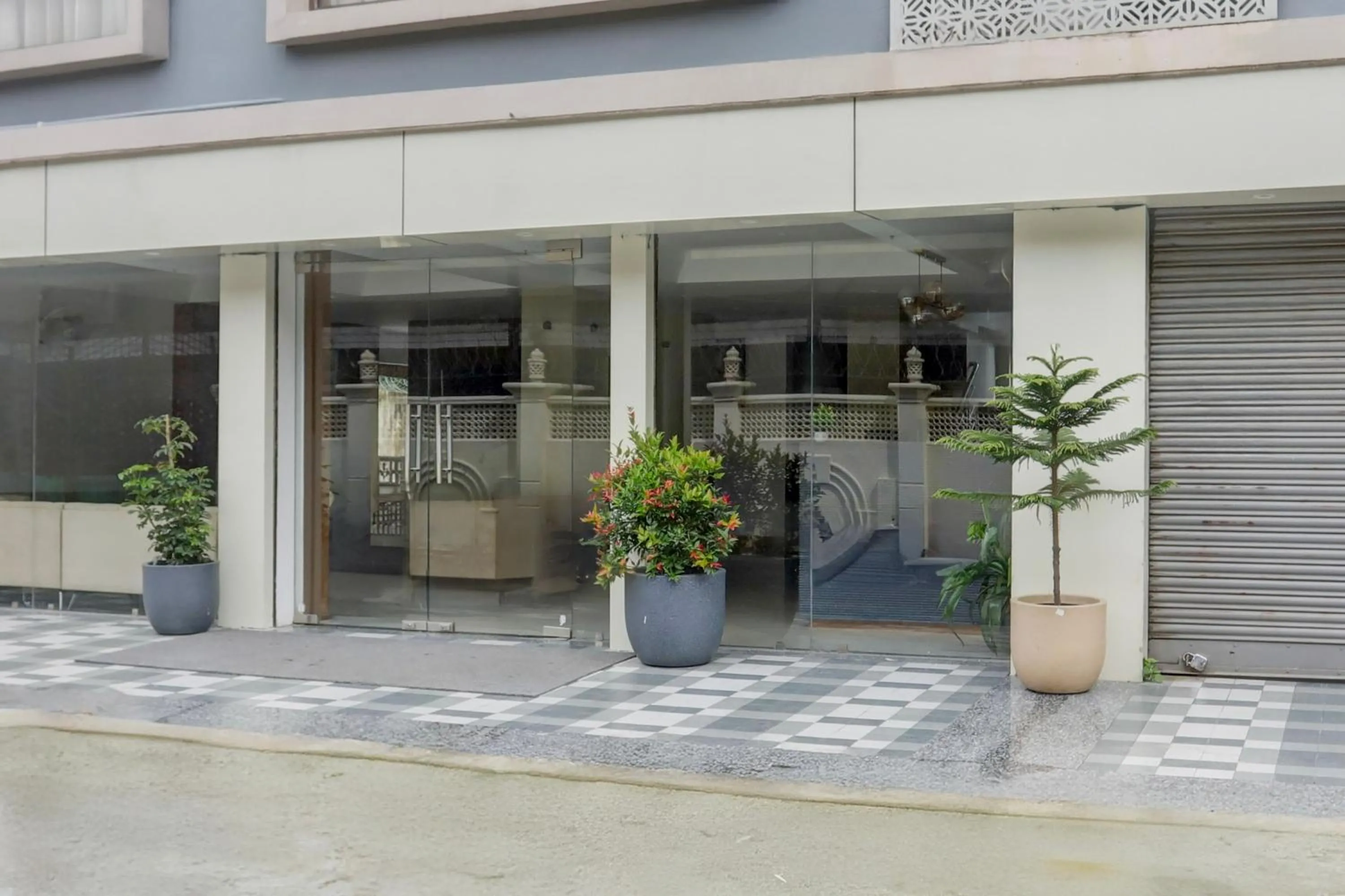Facade/entrance in Super Townhouse Oak Sevoke Road Siliguri