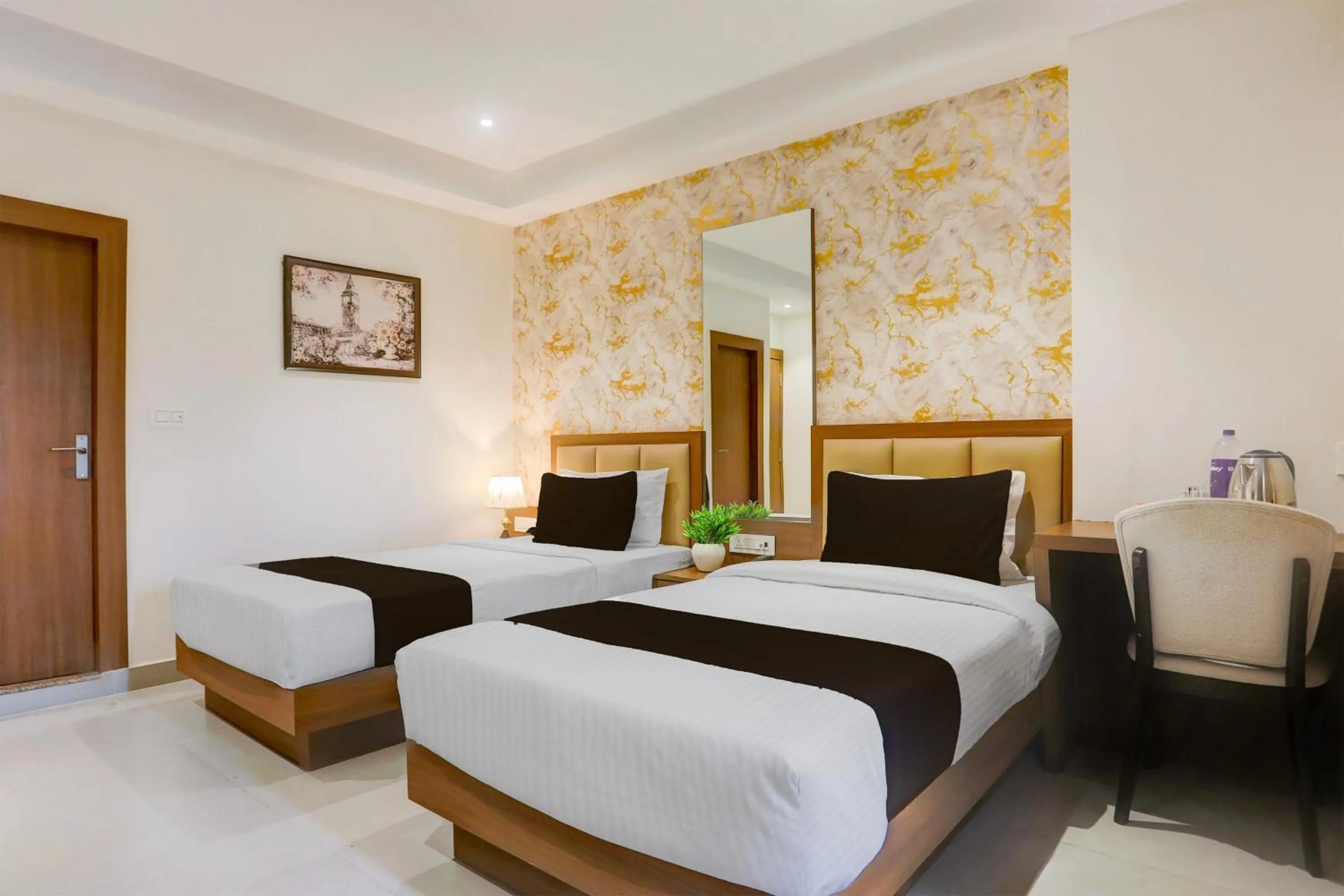 Bedroom, Bed in Super Townhouse Oak Sevoke Road Siliguri