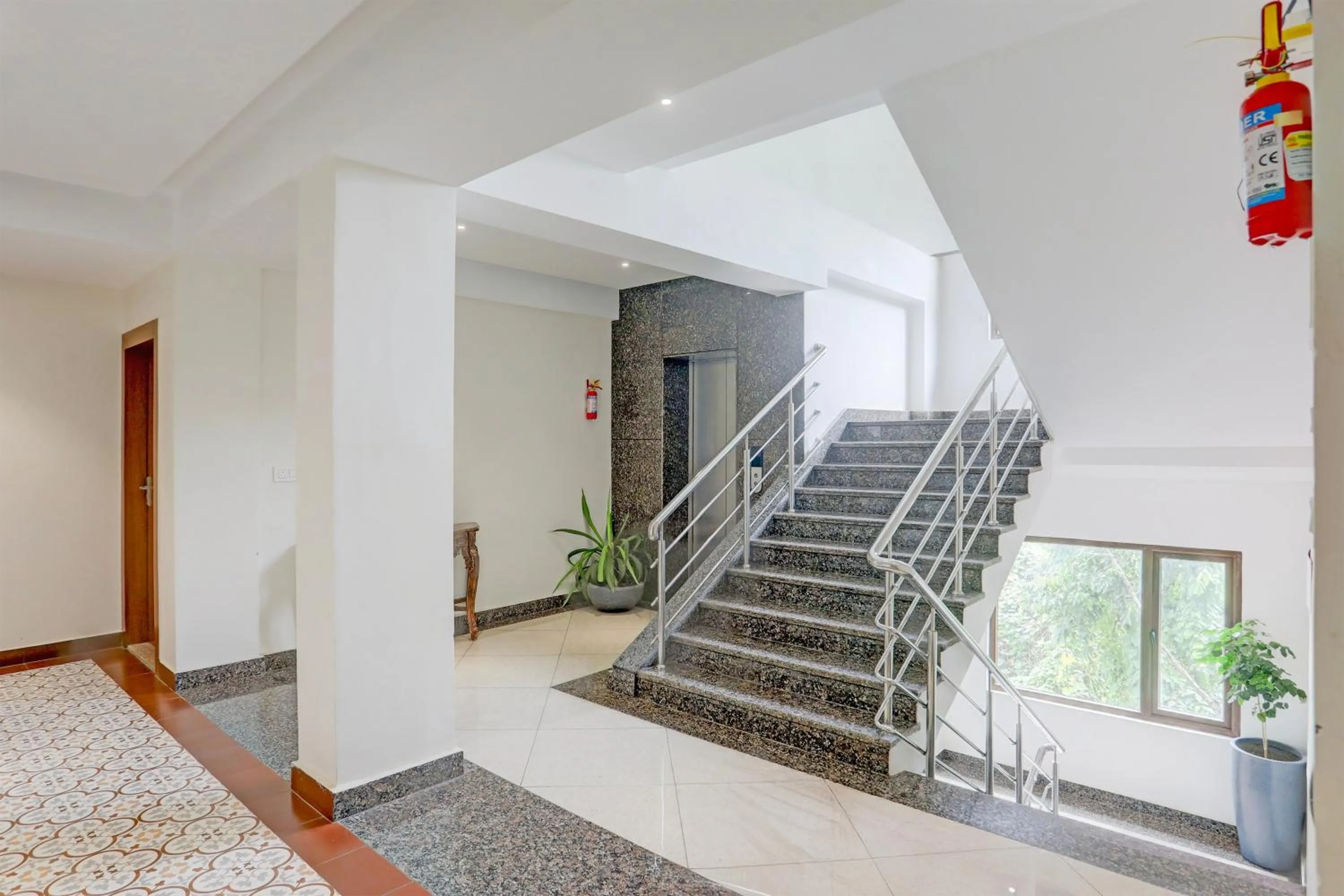 Lobby or reception in Super Townhouse Oak Sevoke Road Siliguri