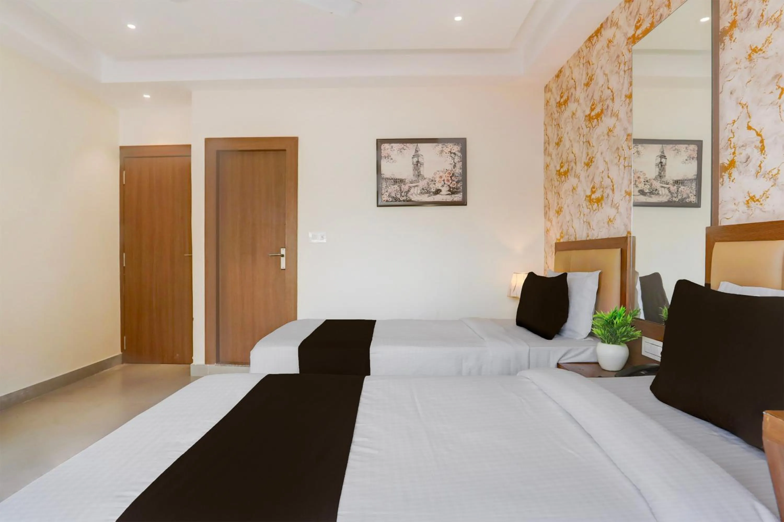Bedroom, Bed in Super Townhouse Oak Sevoke Road Siliguri