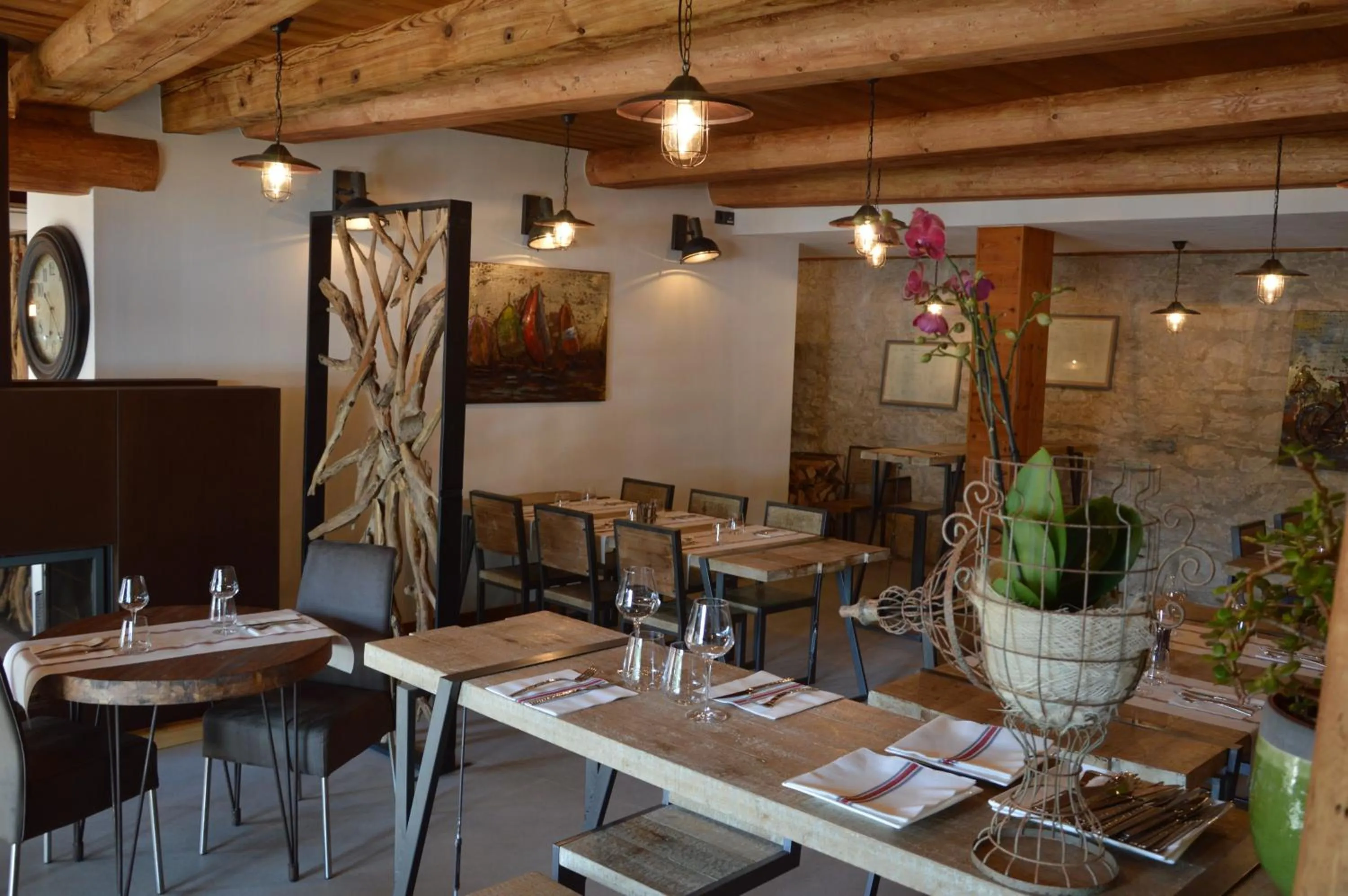 Restaurant/places to eat in Hôtel L'Atelier de Donat