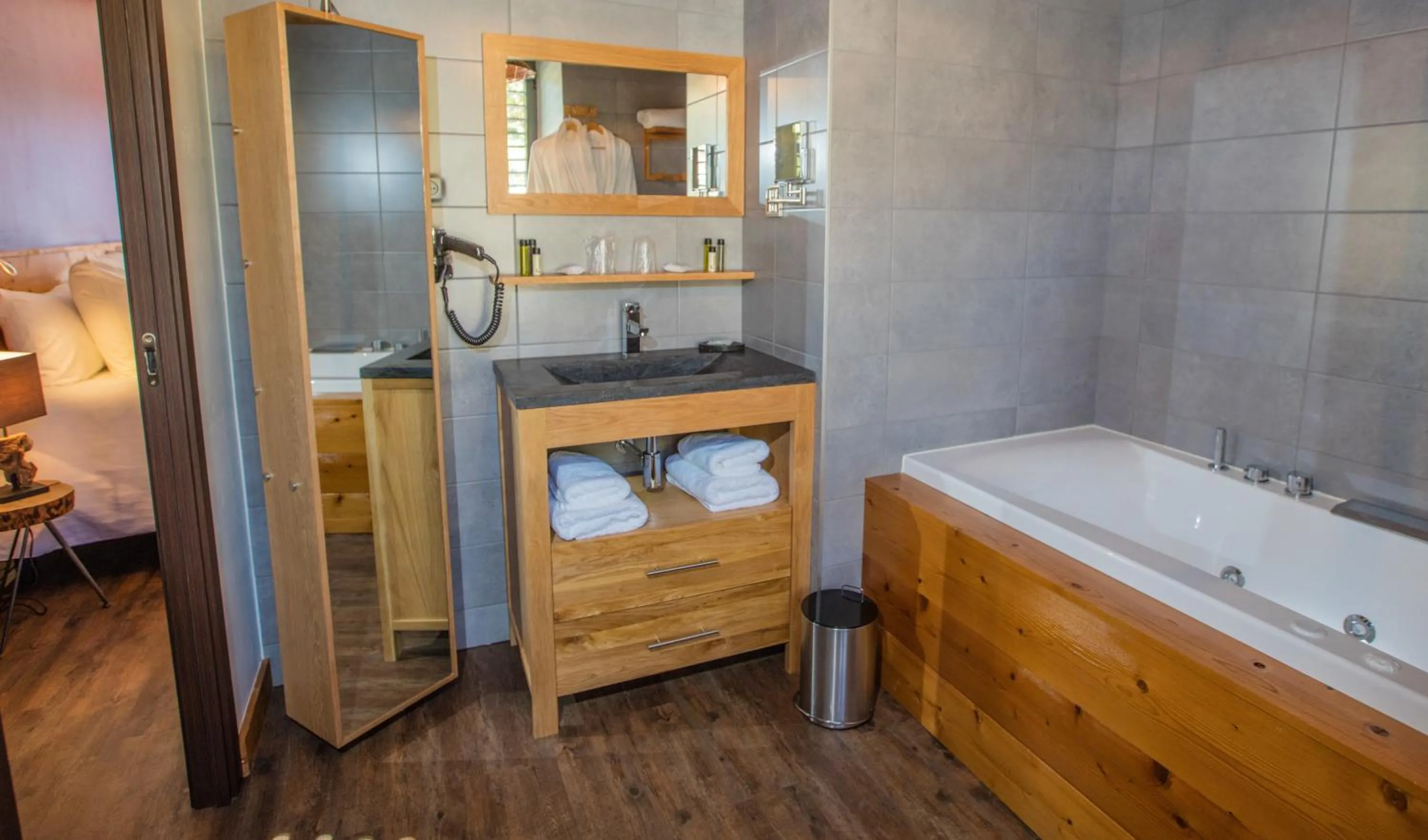 Bathroom in Hôtel L'Atelier de Donat
