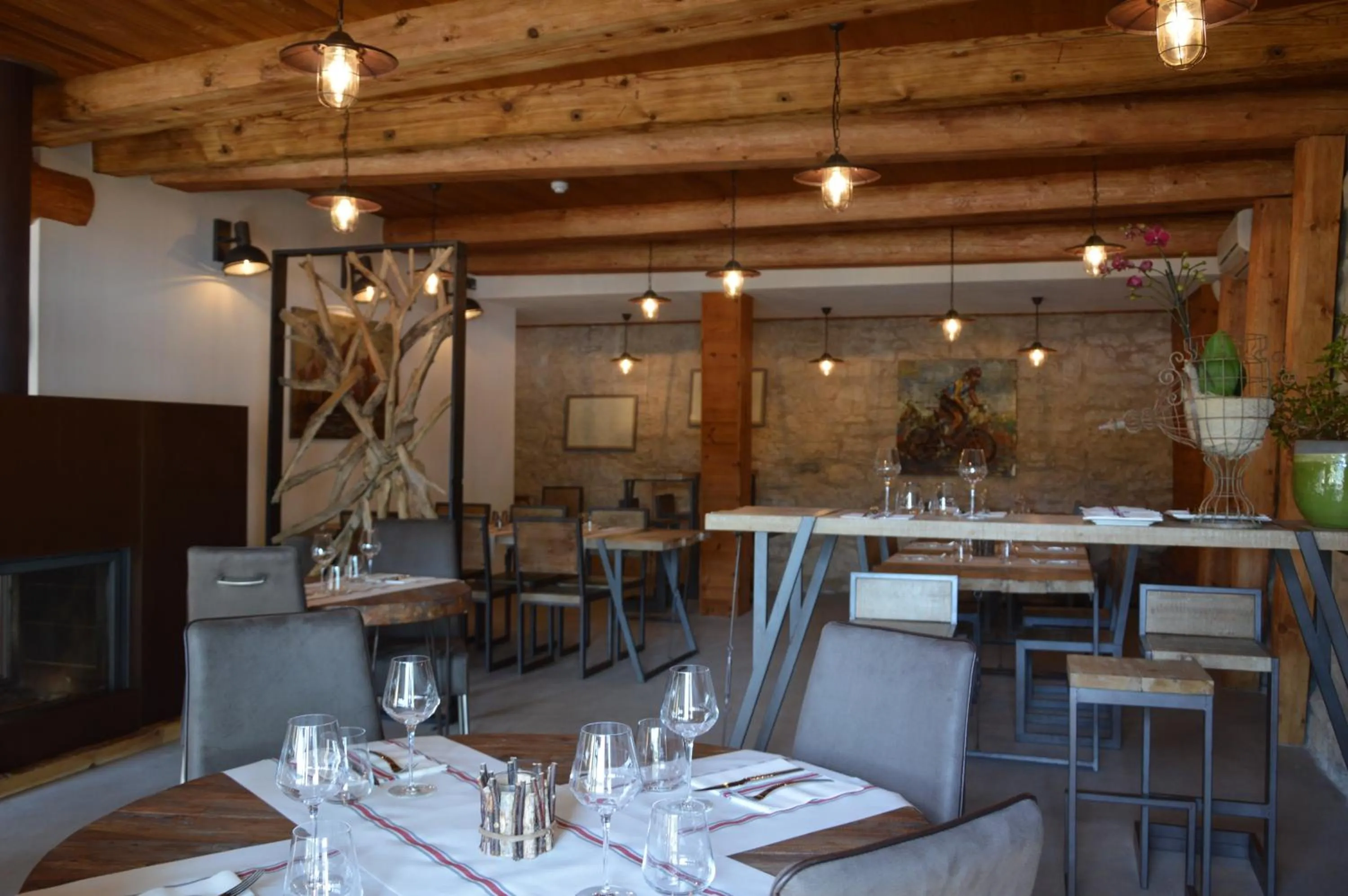 Restaurant/places to eat in Hôtel L'Atelier de Donat