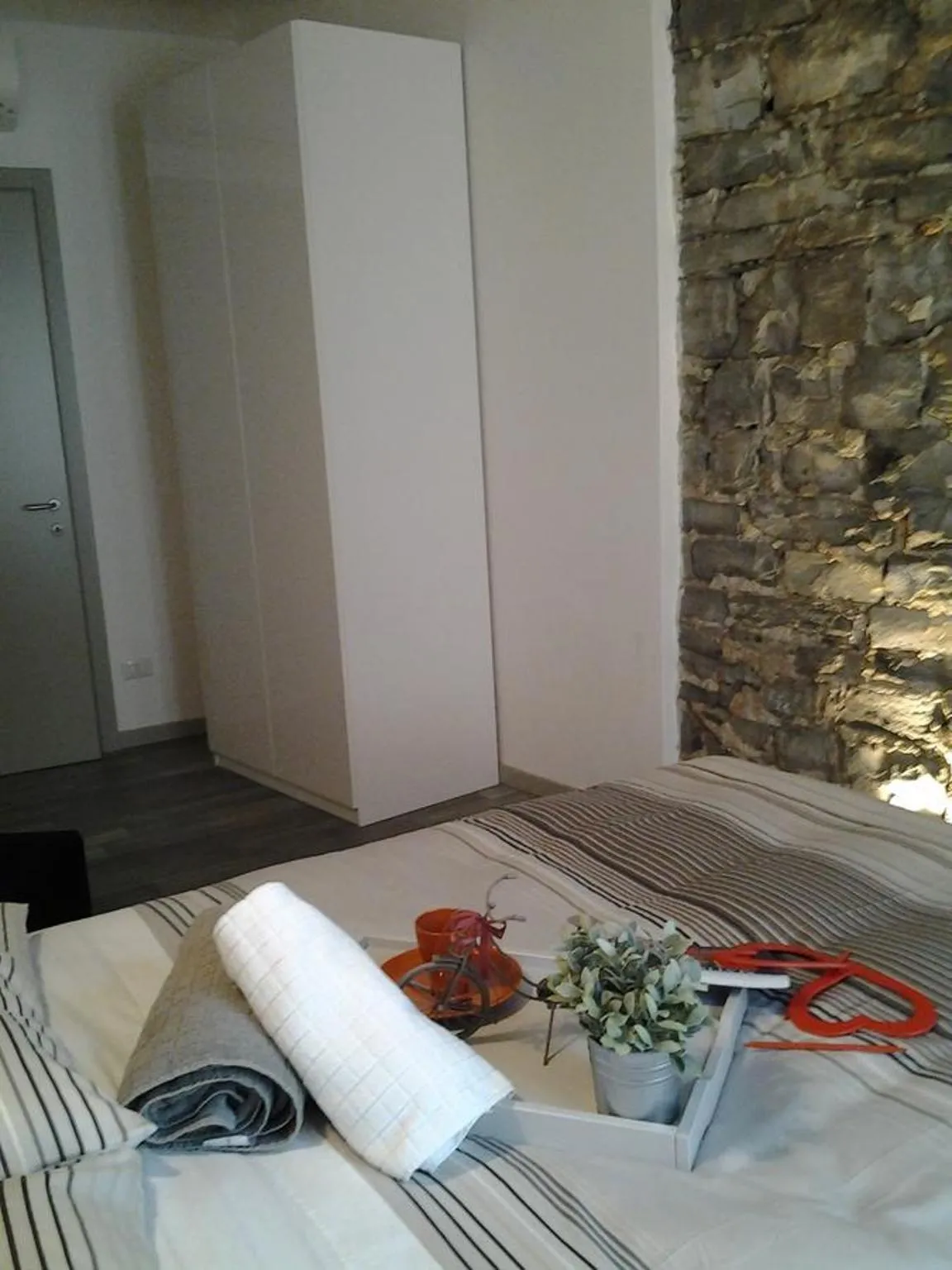 Bedroom in Como Via Carcano 13