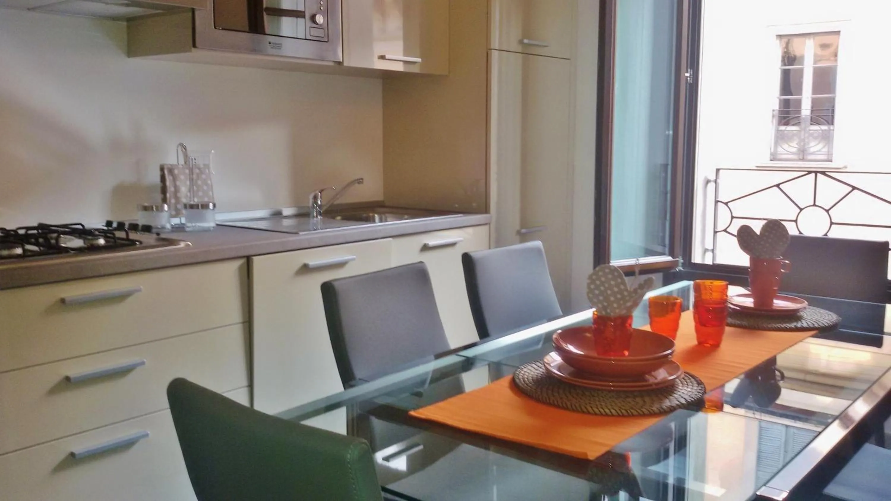 Kitchen or kitchenette in Como Via Carcano 13