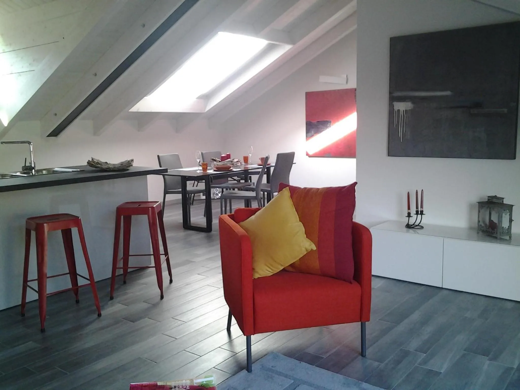 Seating area in Como Via Carcano 13