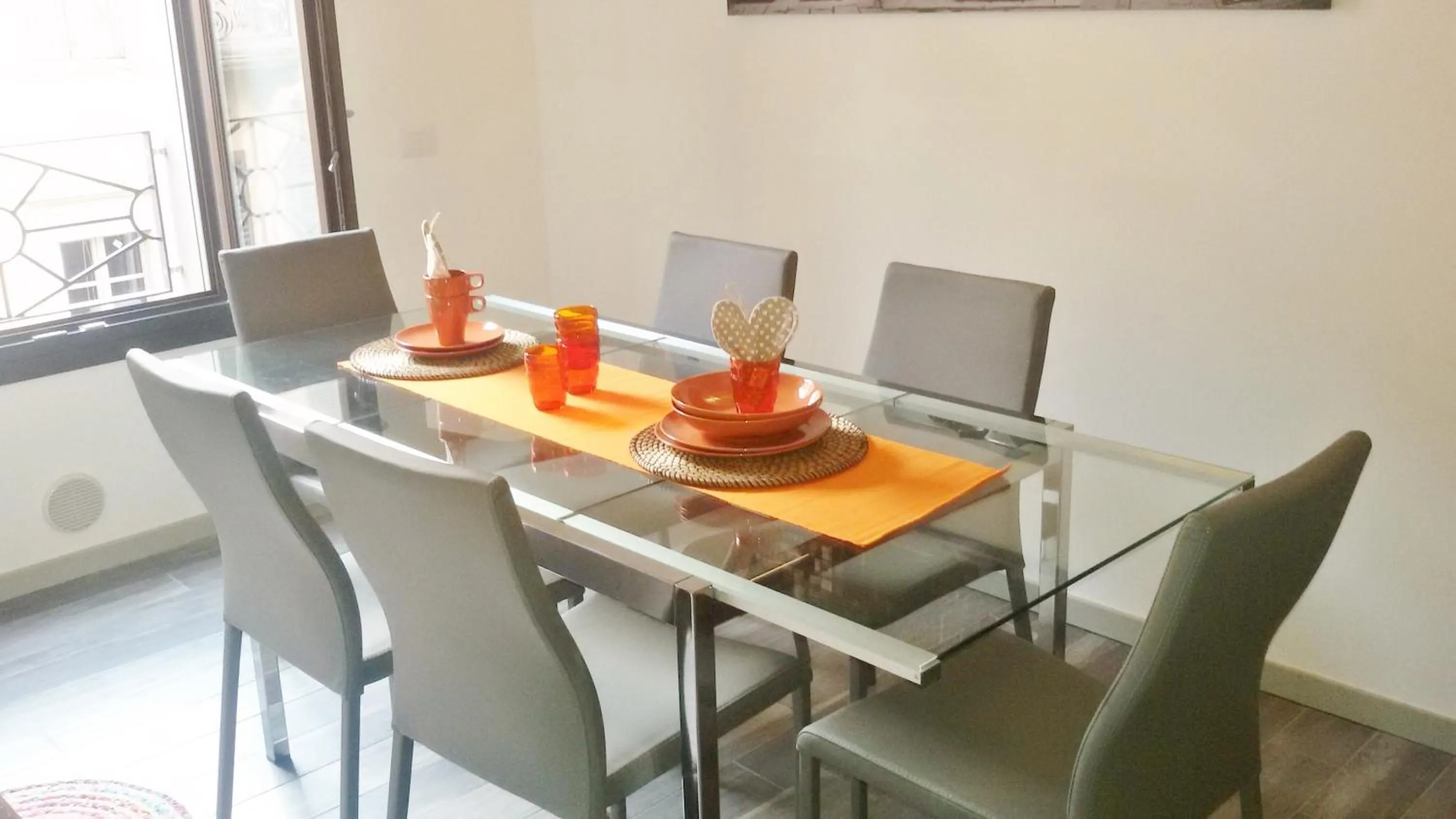 Dining area in Como Via Carcano 13
