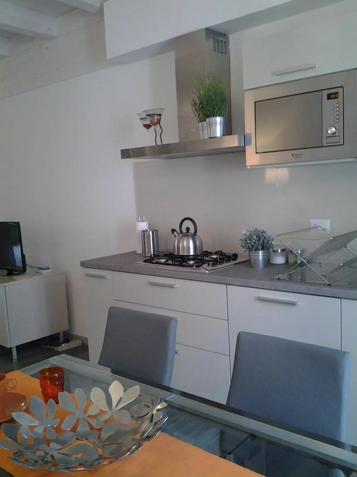 Kitchen or kitchenette in Como Via Carcano 13