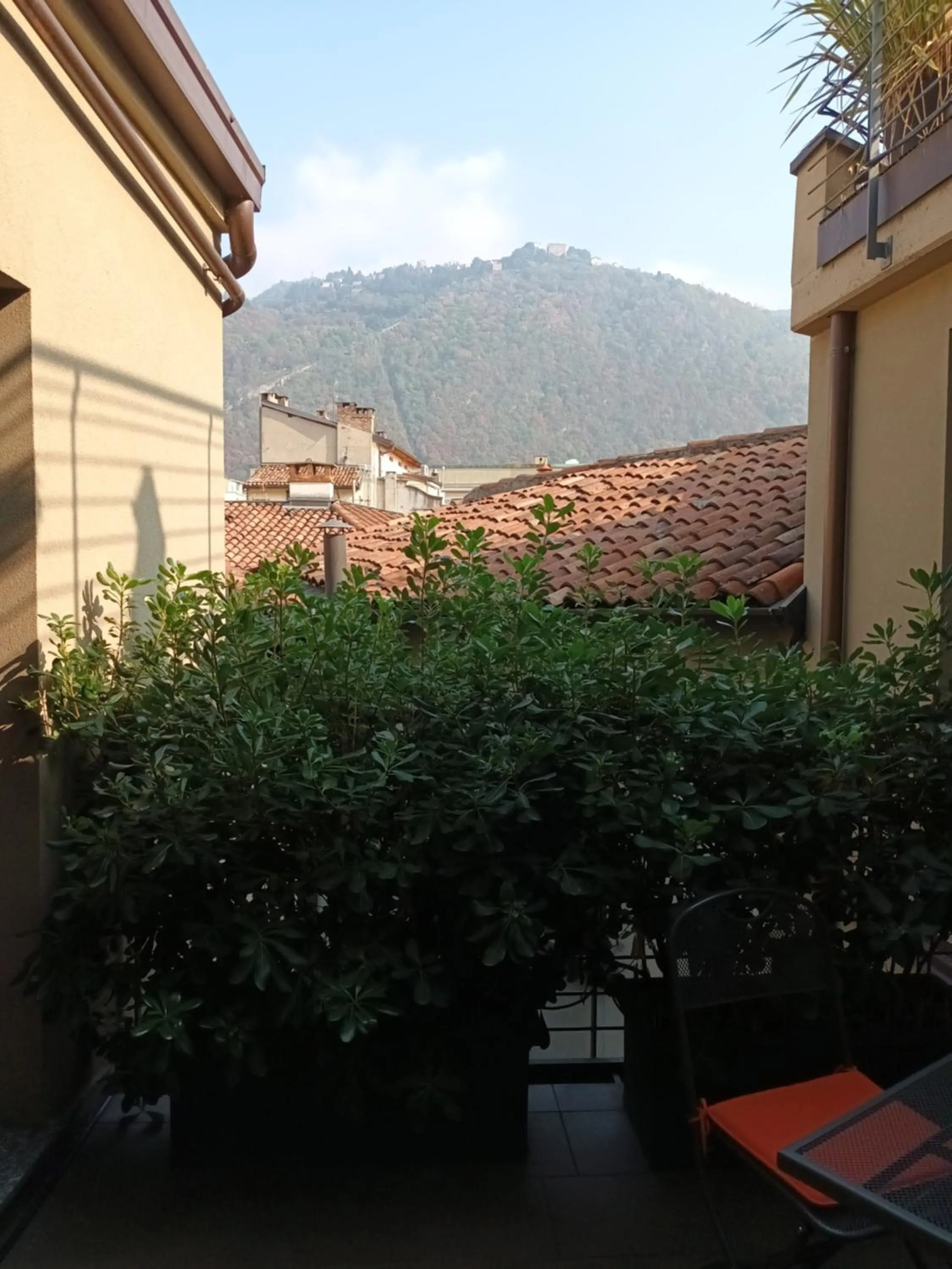 Mountain view in Como Via Carcano 13