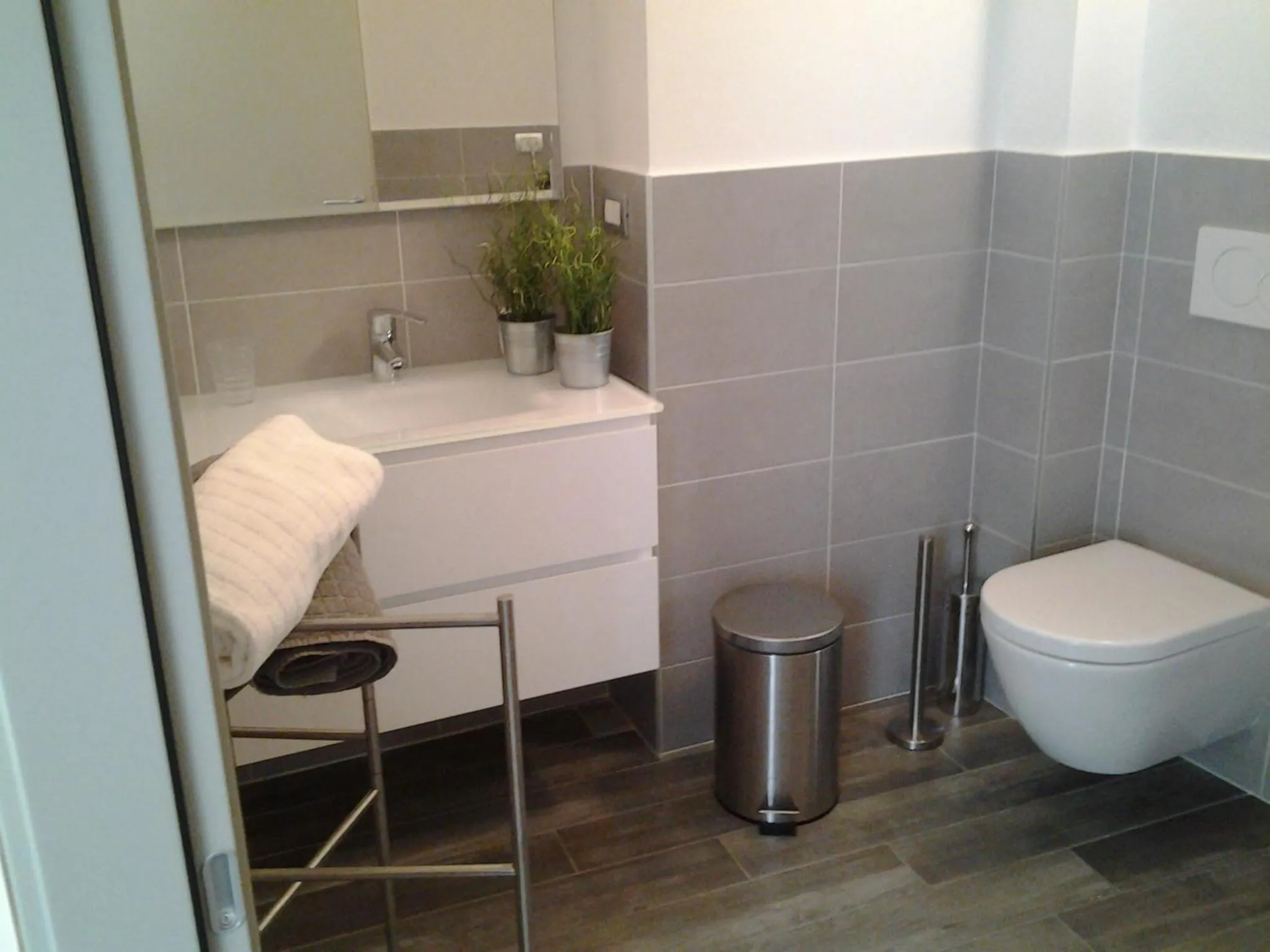 Bathroom in Como Via Carcano 13
