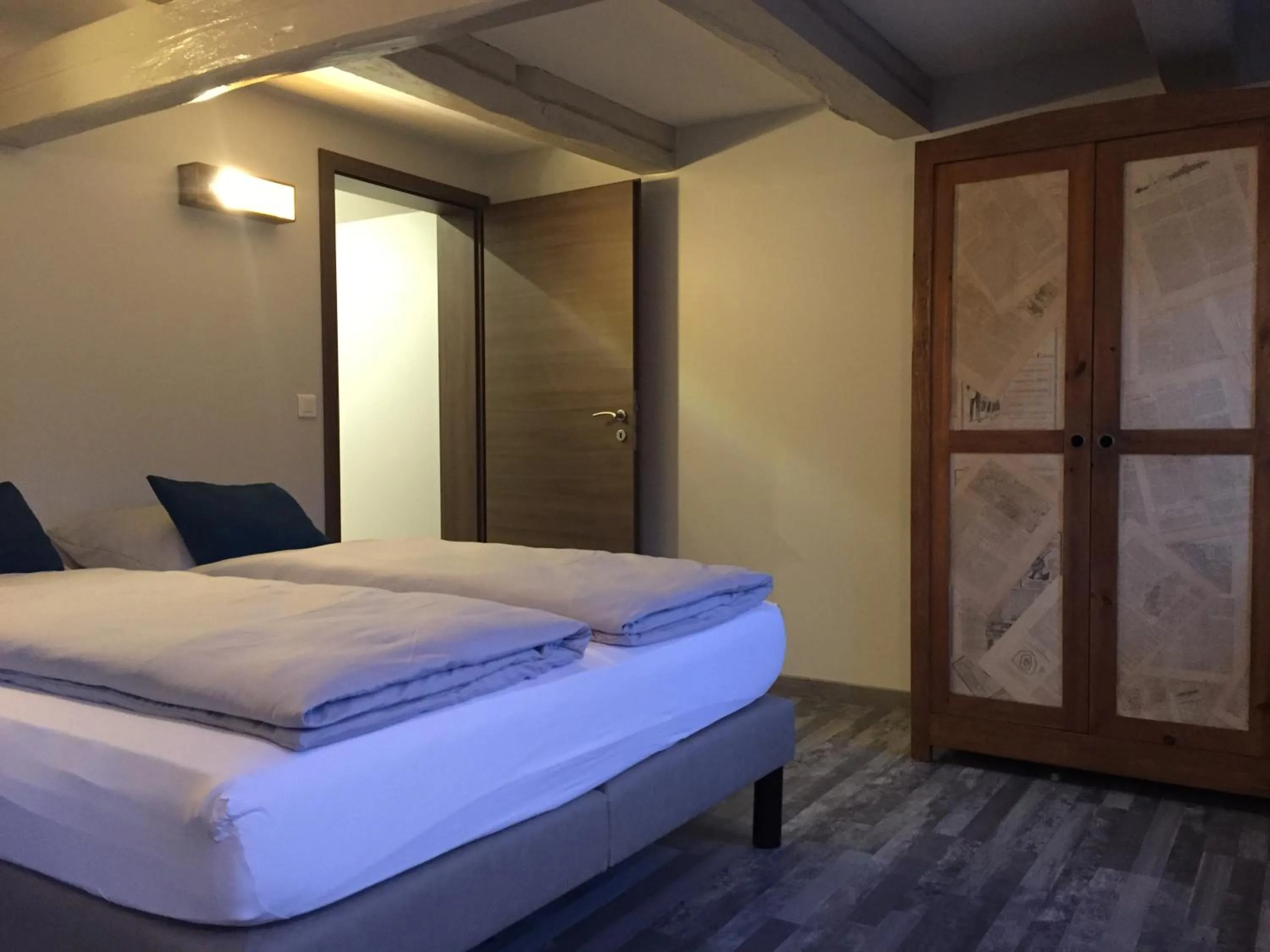 Bedroom, Bed in L’Été en Novembre