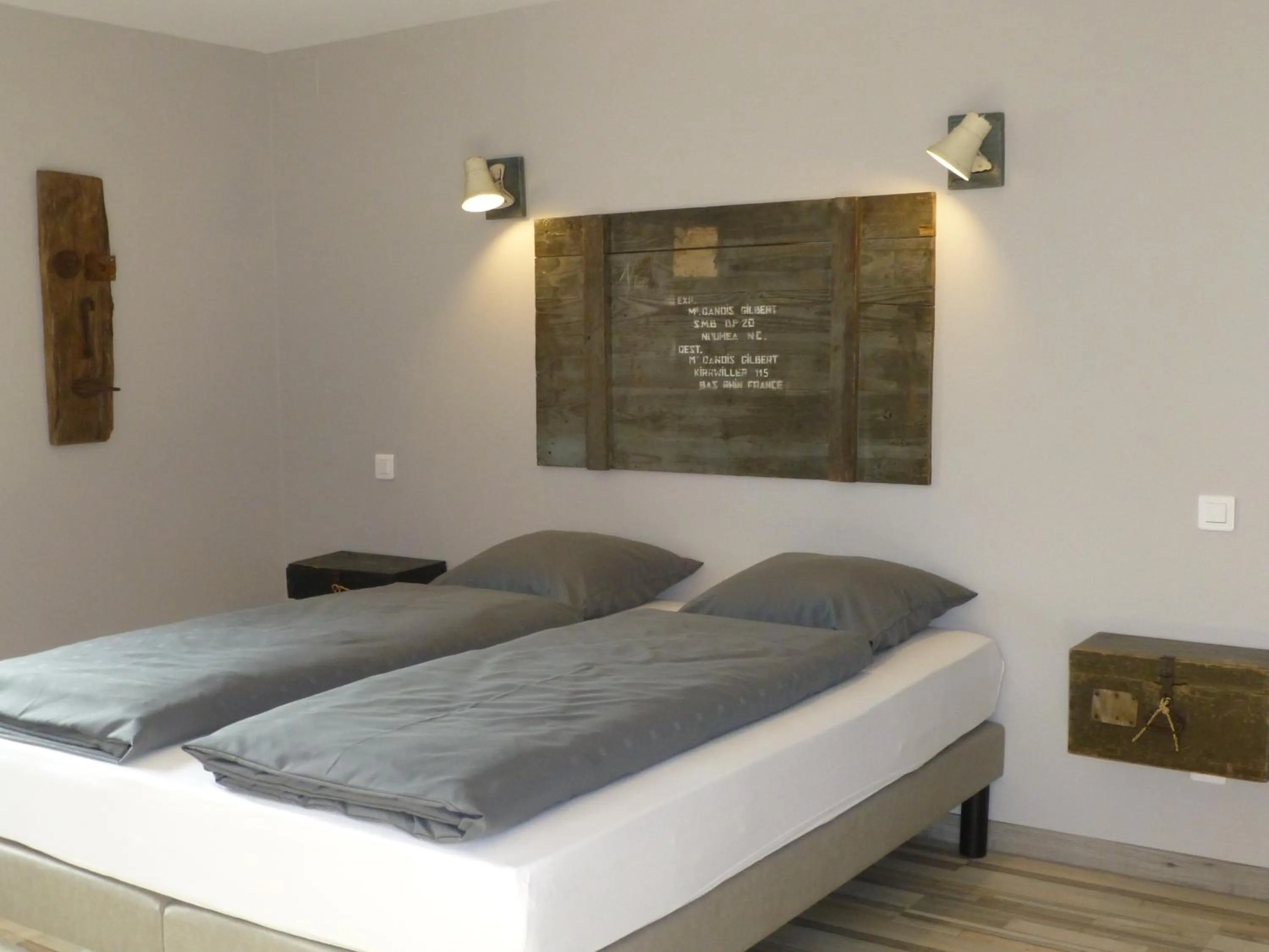 Property building, Bed in L’Été en Novembre