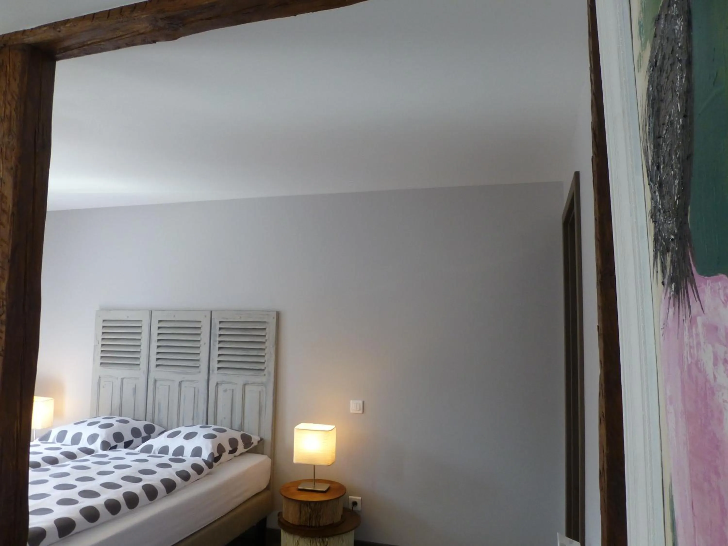 Decorative detail, Bed in L’Été en Novembre