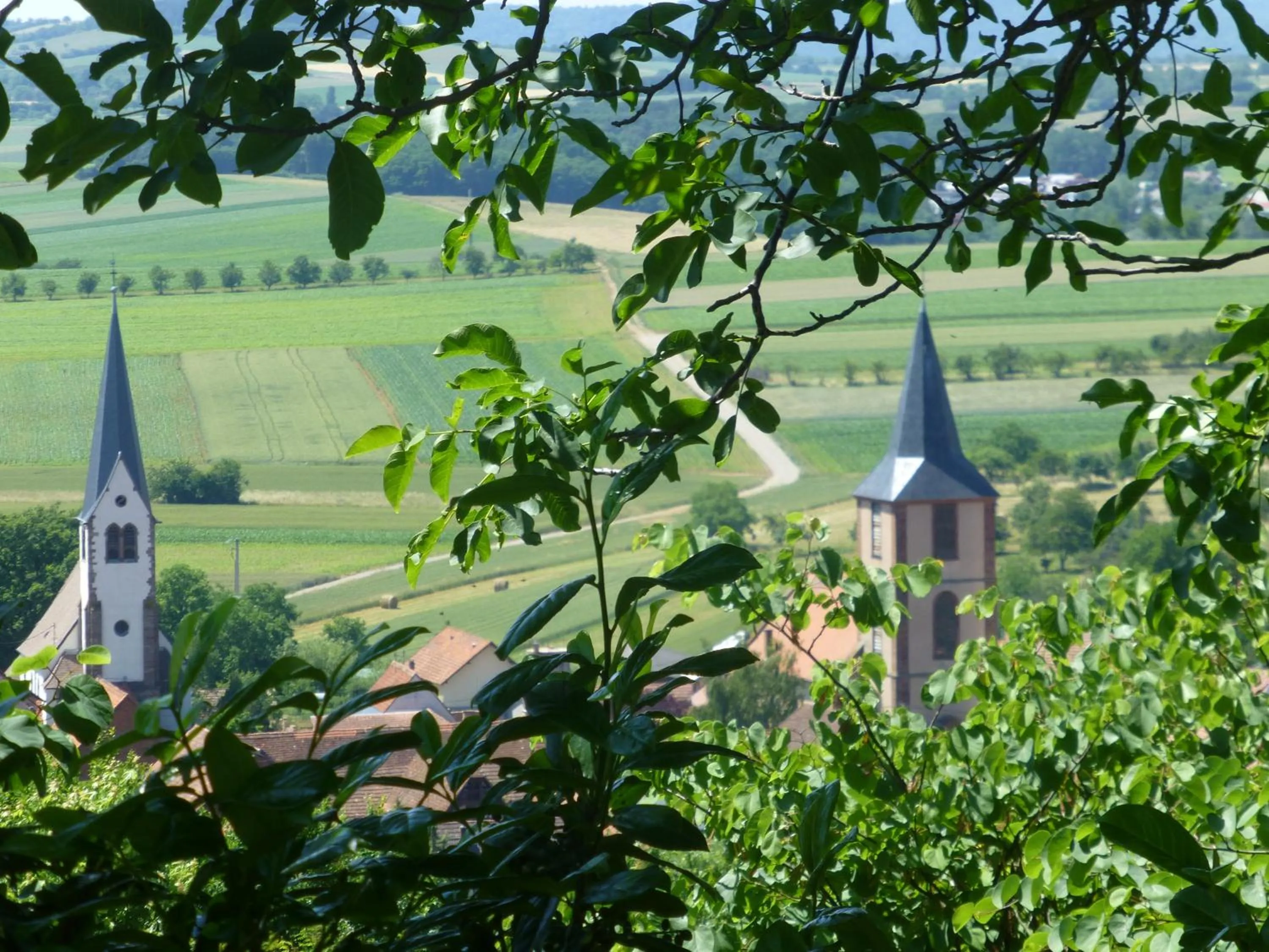 Nearby landmark in L’Été en Novembre