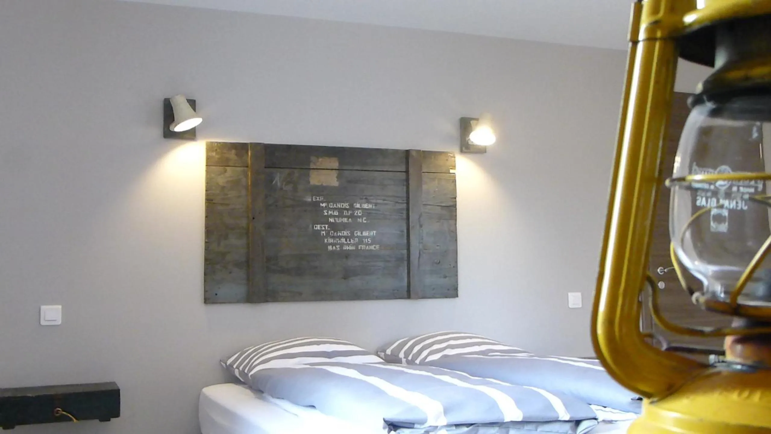 Decorative detail, Bed in L’Été en Novembre