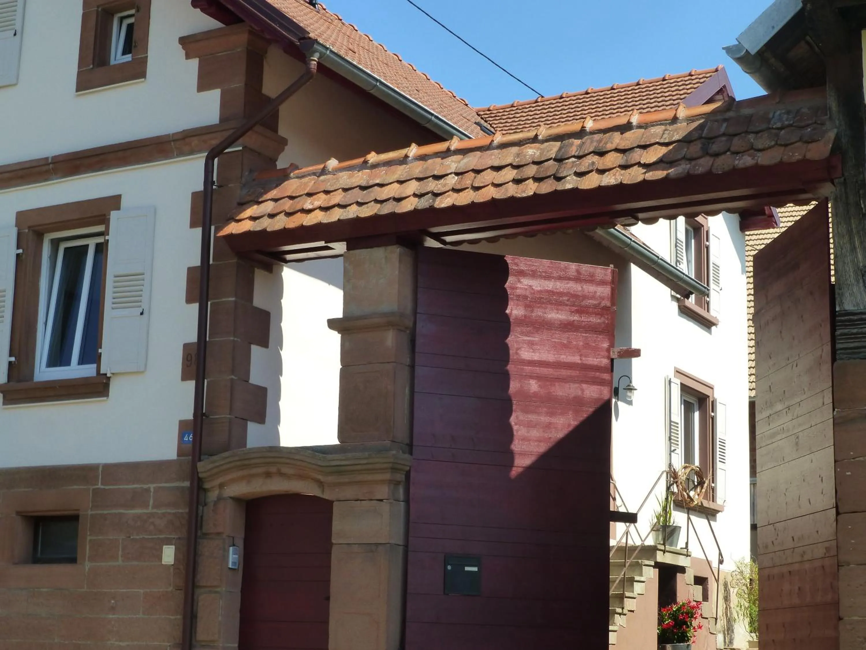 Facade/entrance in L’Été en Novembre