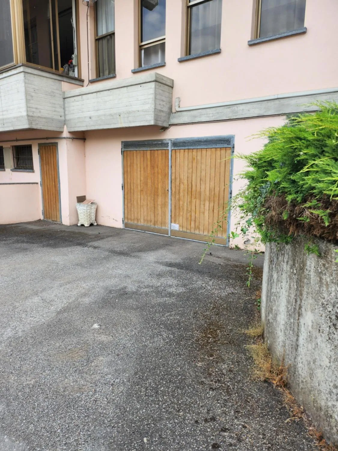 Property building in Hotel Route 9