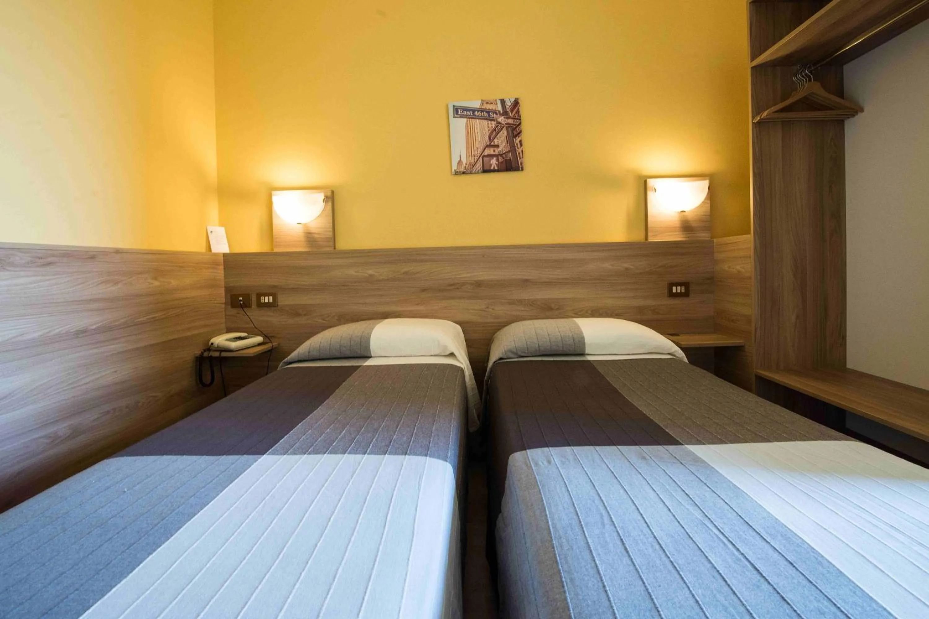 Bedroom, Bed in Hotel Route 9