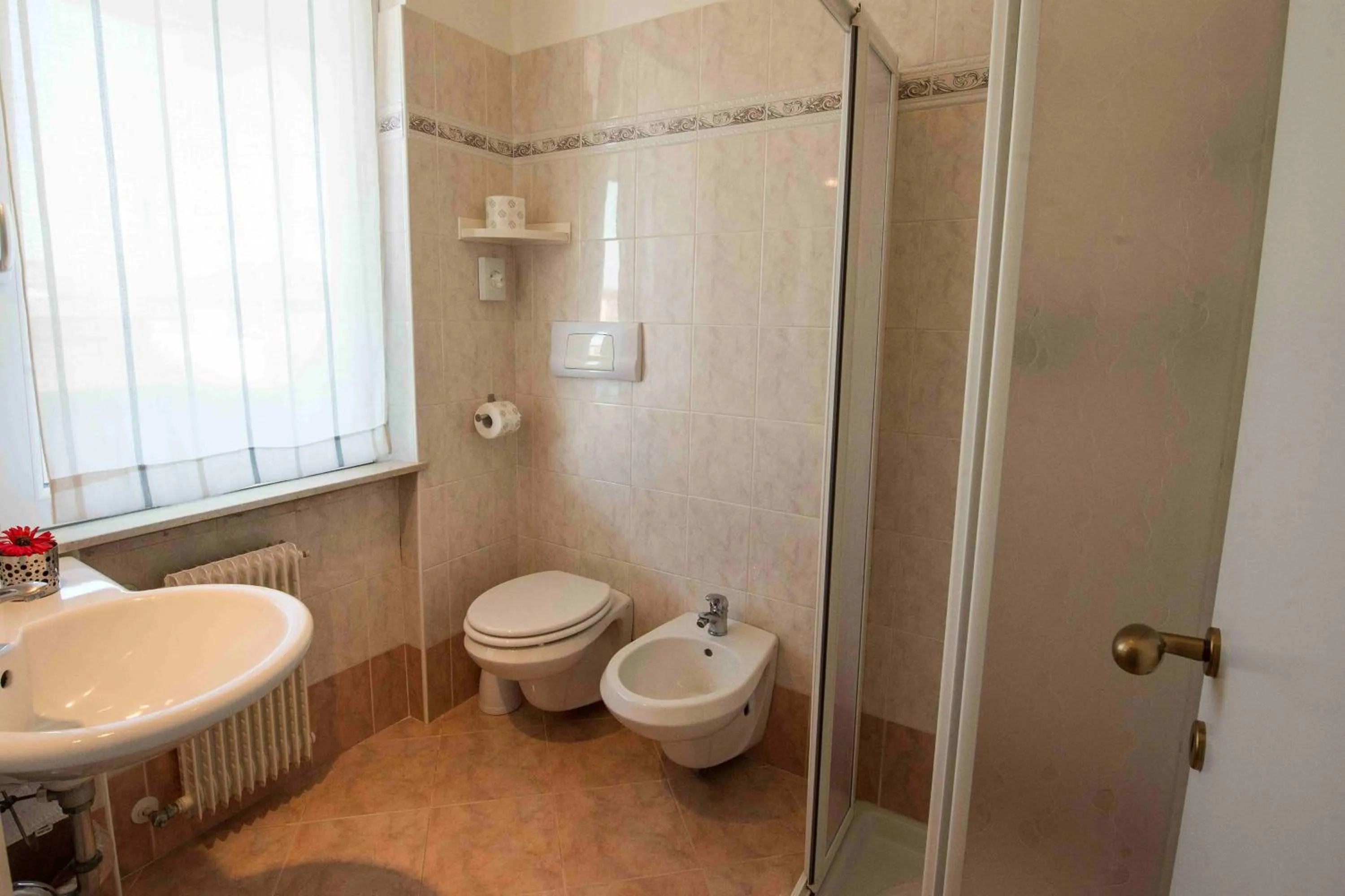 Bathroom in Hotel Route 9