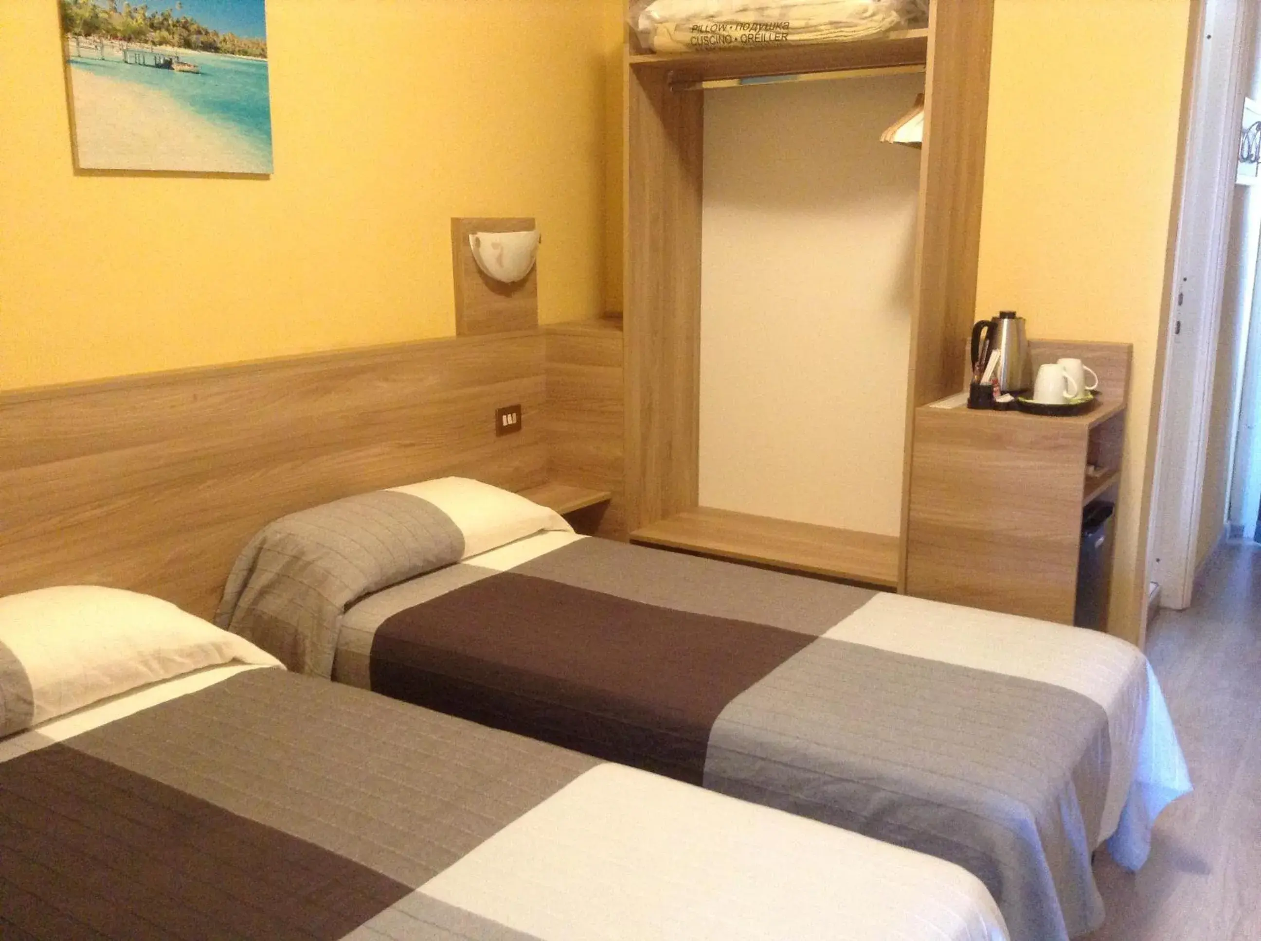 Twin Room - single occupancy in Hotel Route 9 Twin Room - single occupancy in Hotel Route 9