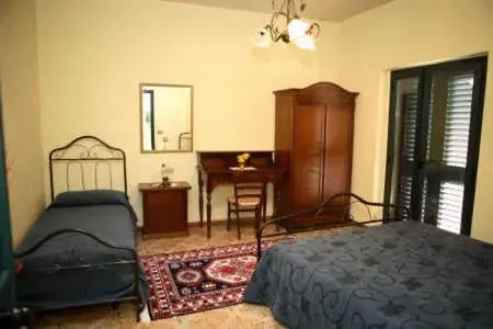 Triple Room with Private Bathroom - single occupancy in B&B Villa el Tango Triple Room with Private Bathroom - single occupancy in B&B Villa el Tango
