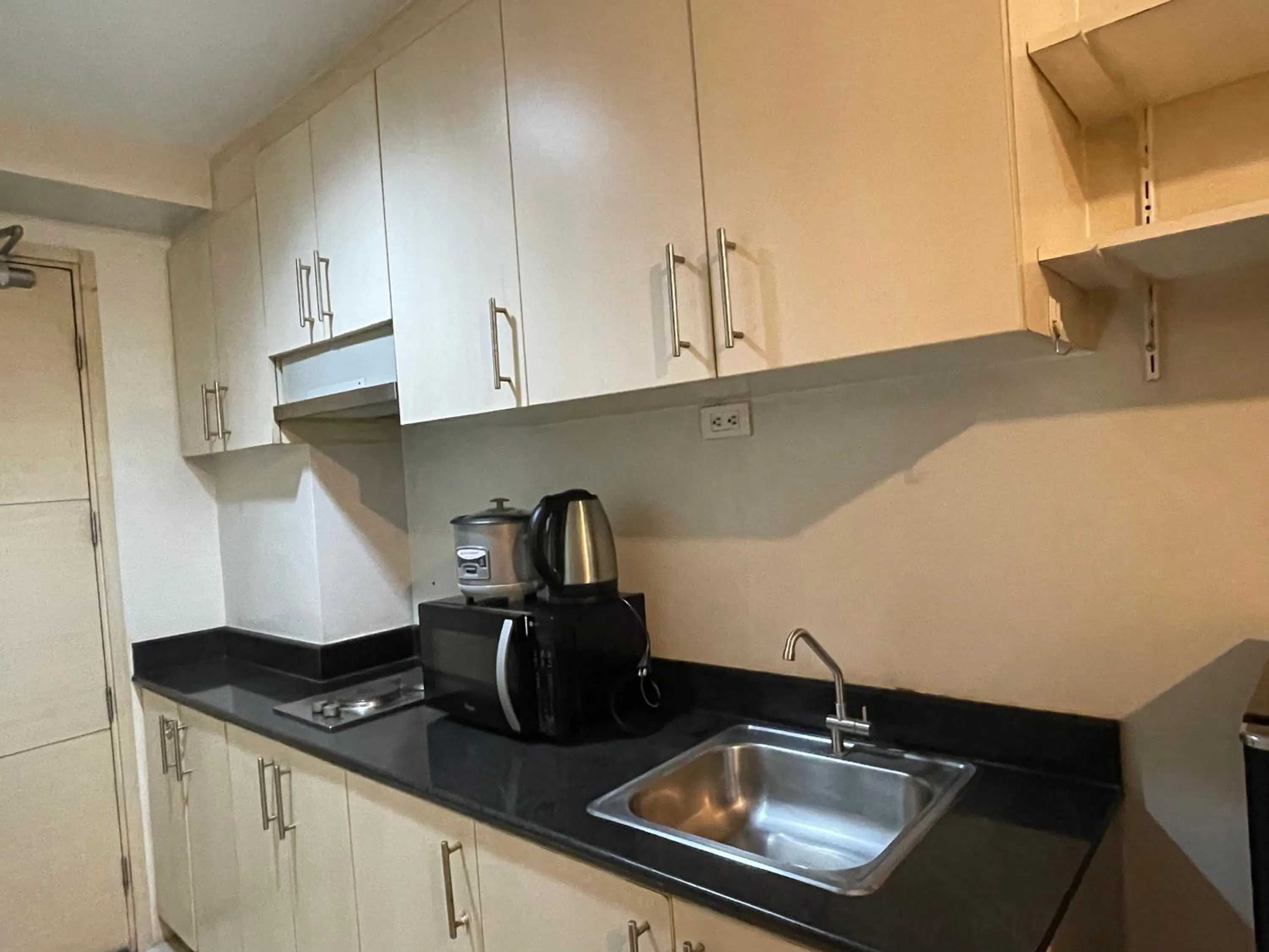 Premiere Haven MOA Staycation