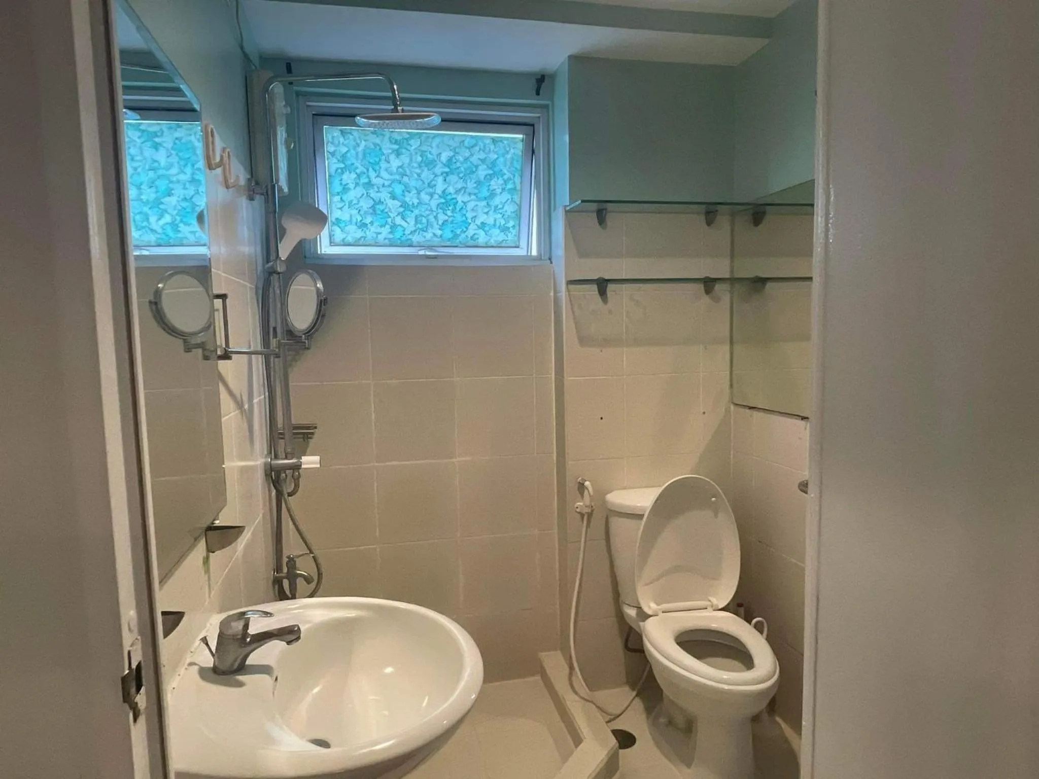 Premiere Haven MOA Staycation