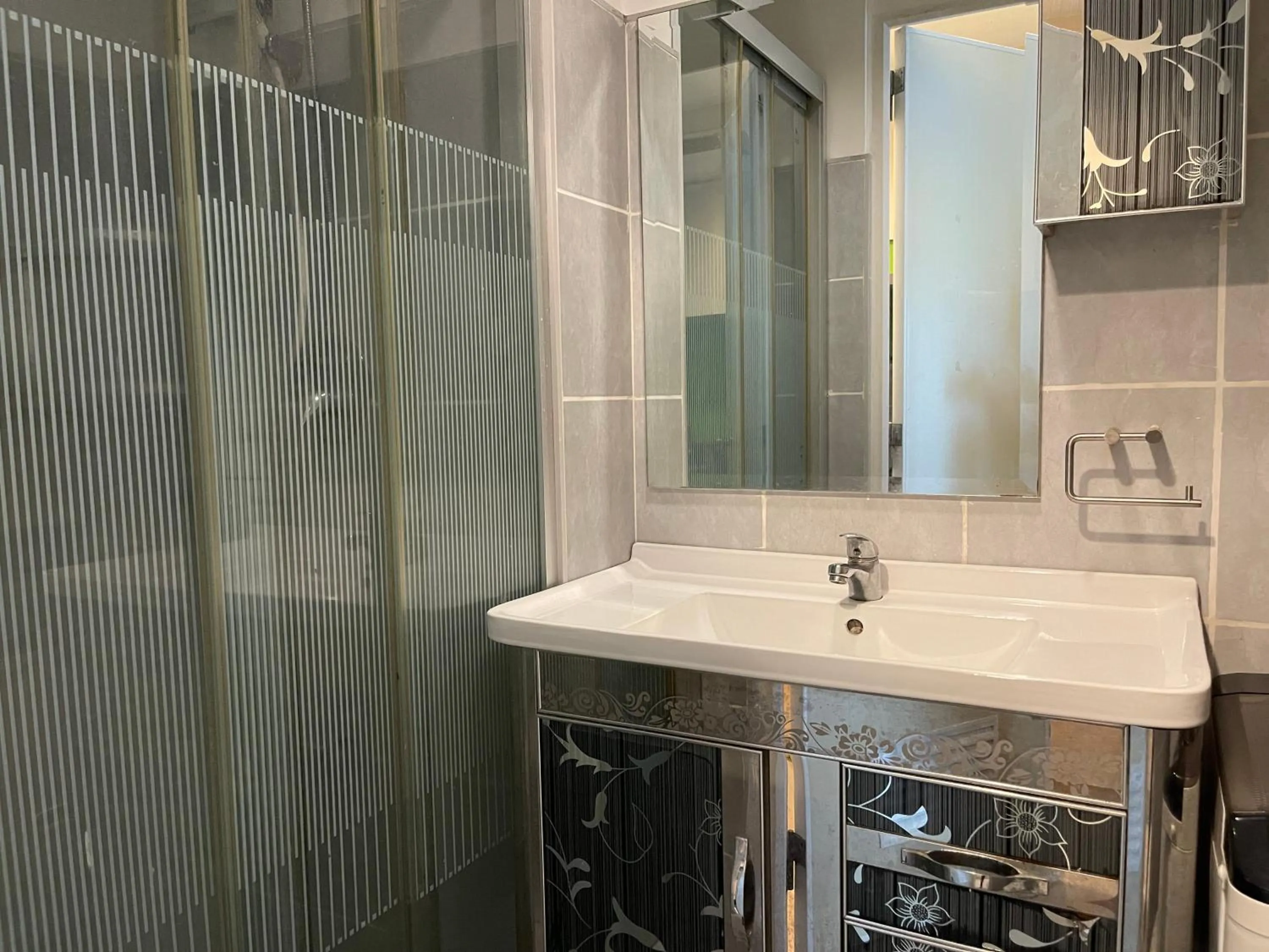 Premiere Haven MOA Staycation