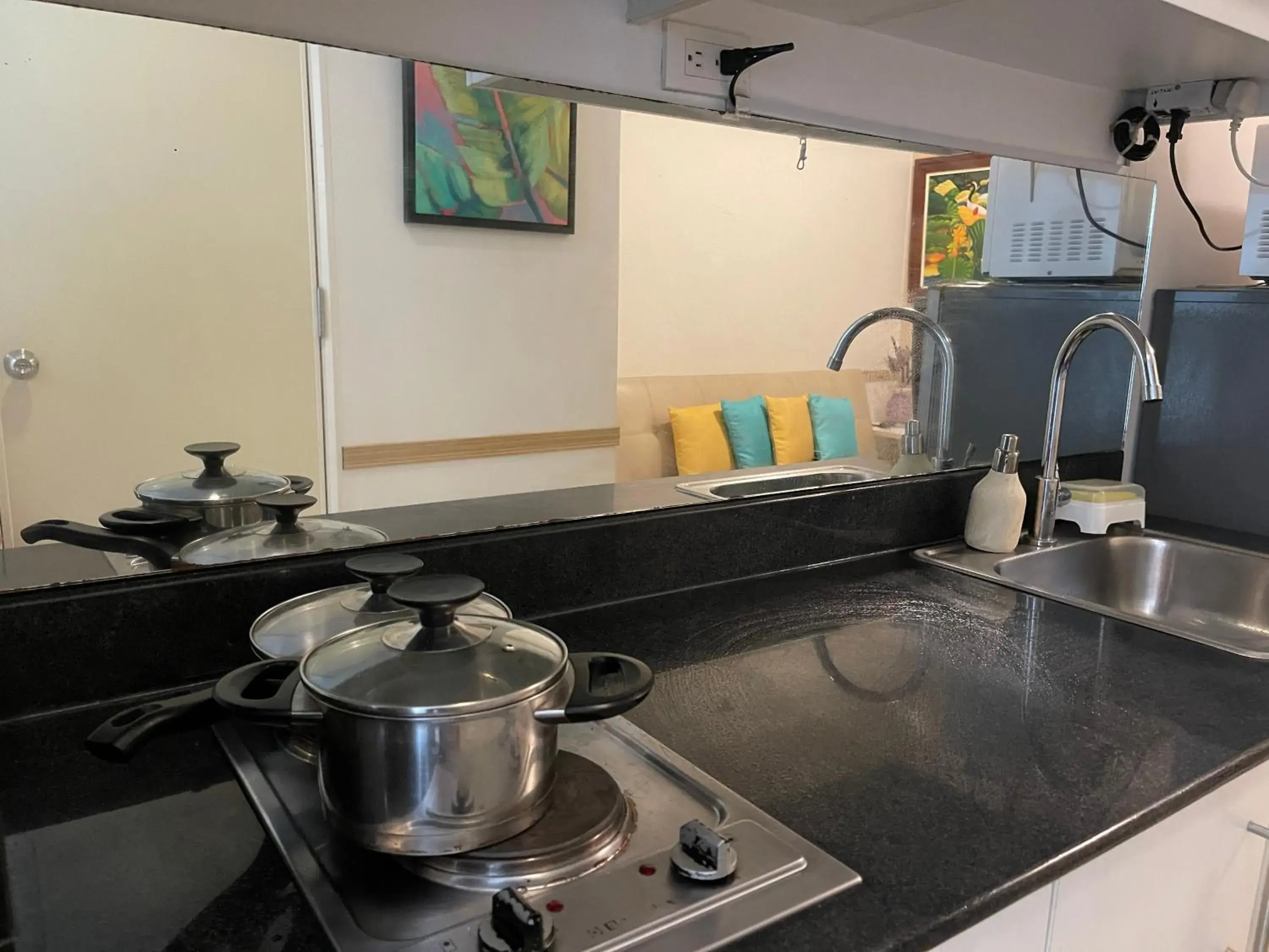One-Bedroom Apartment in Premiere Haven MOA Staycation One-Bedroom Apartment in Premiere Haven MOA Staycation