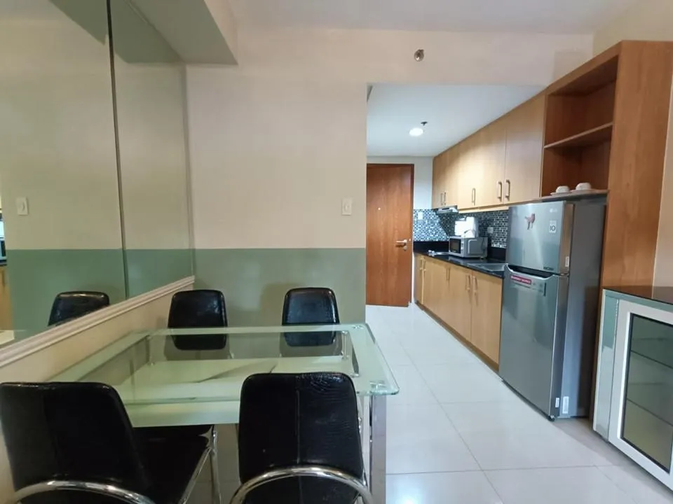 Premiere Haven MOA Staycation