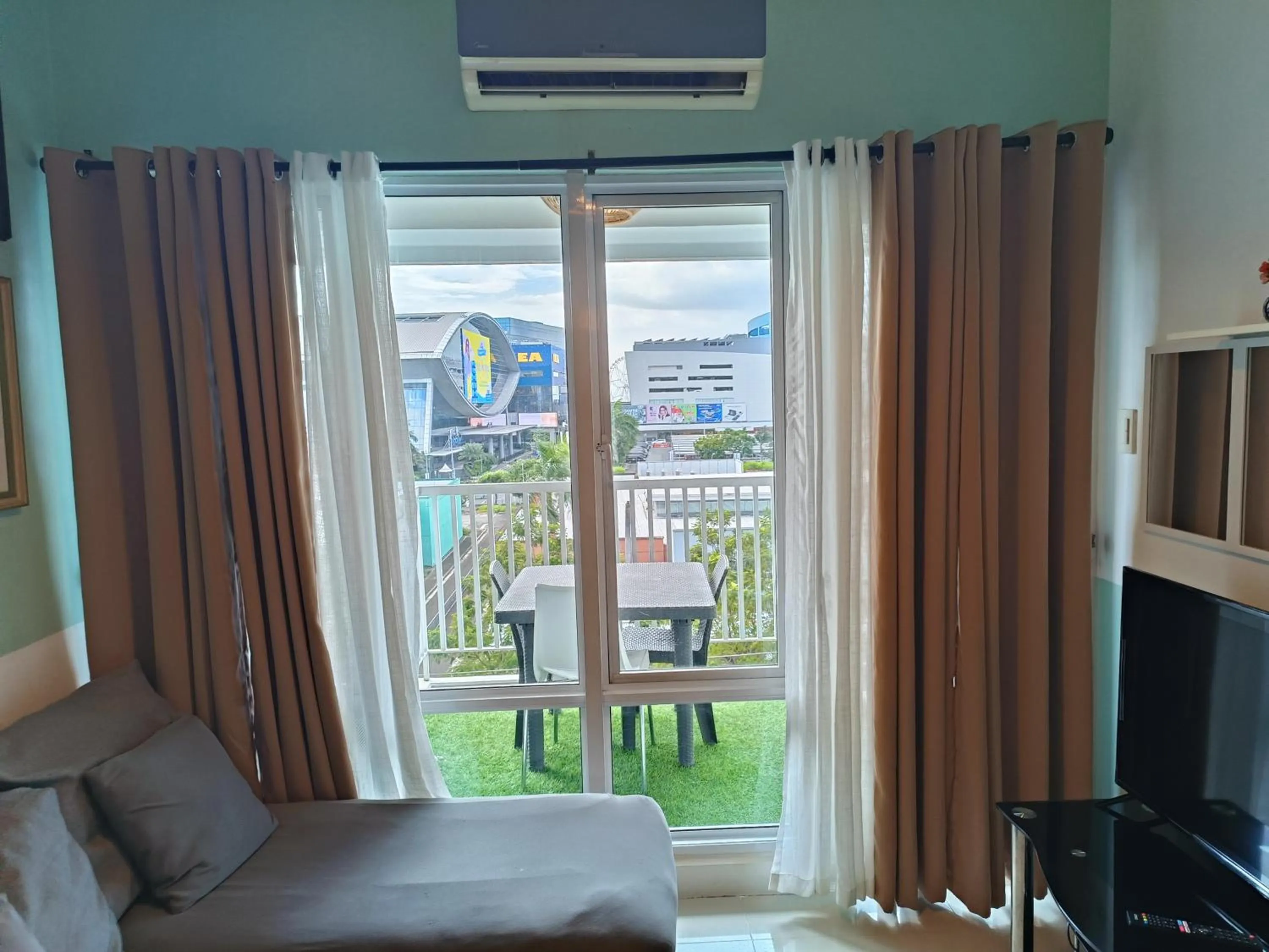 Premiere Haven MOA Staycation