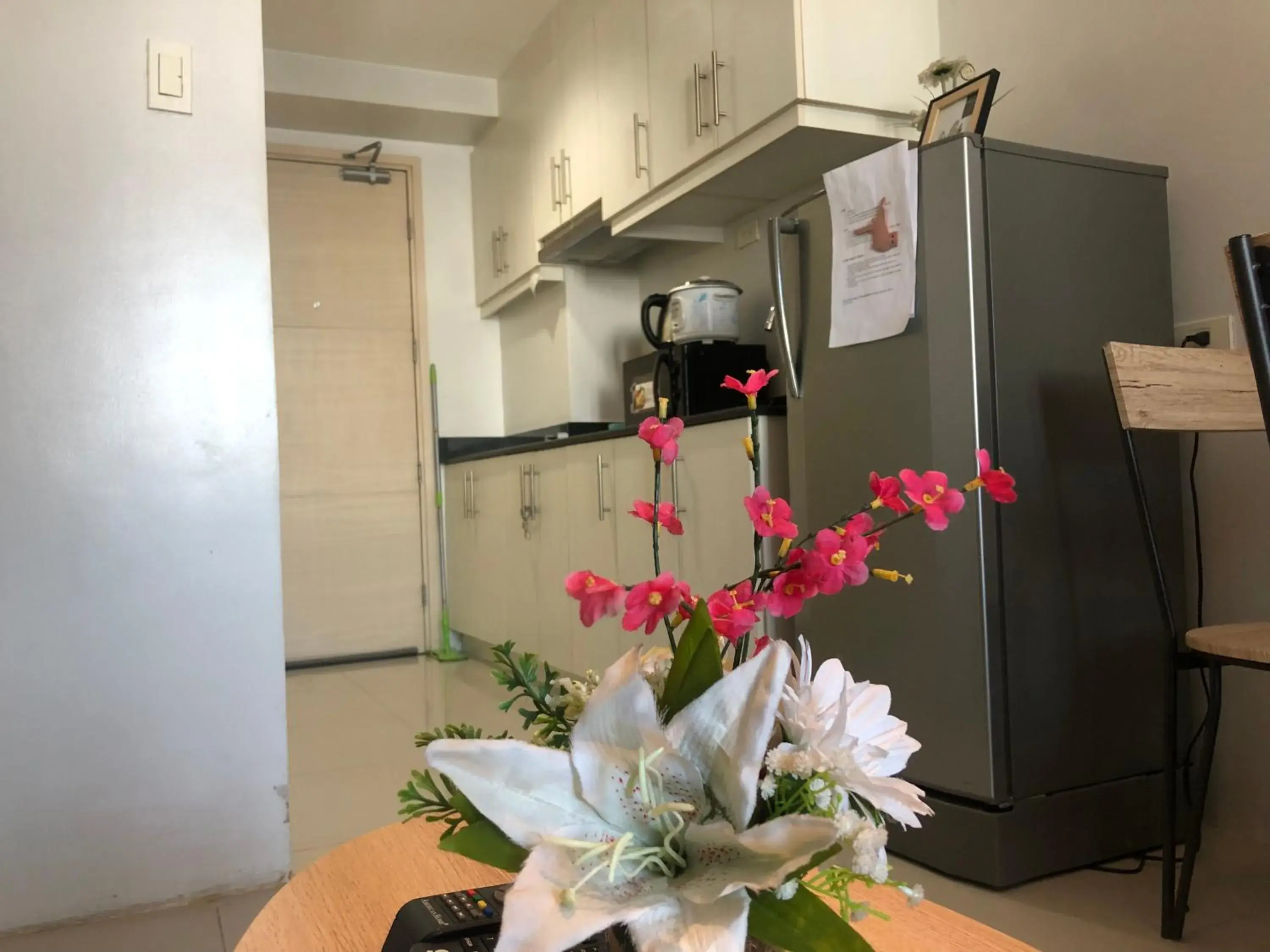 Apartment with Pool View in Premiere Haven MOA Staycation Apartment with Pool View in Premiere Haven MOA Staycation