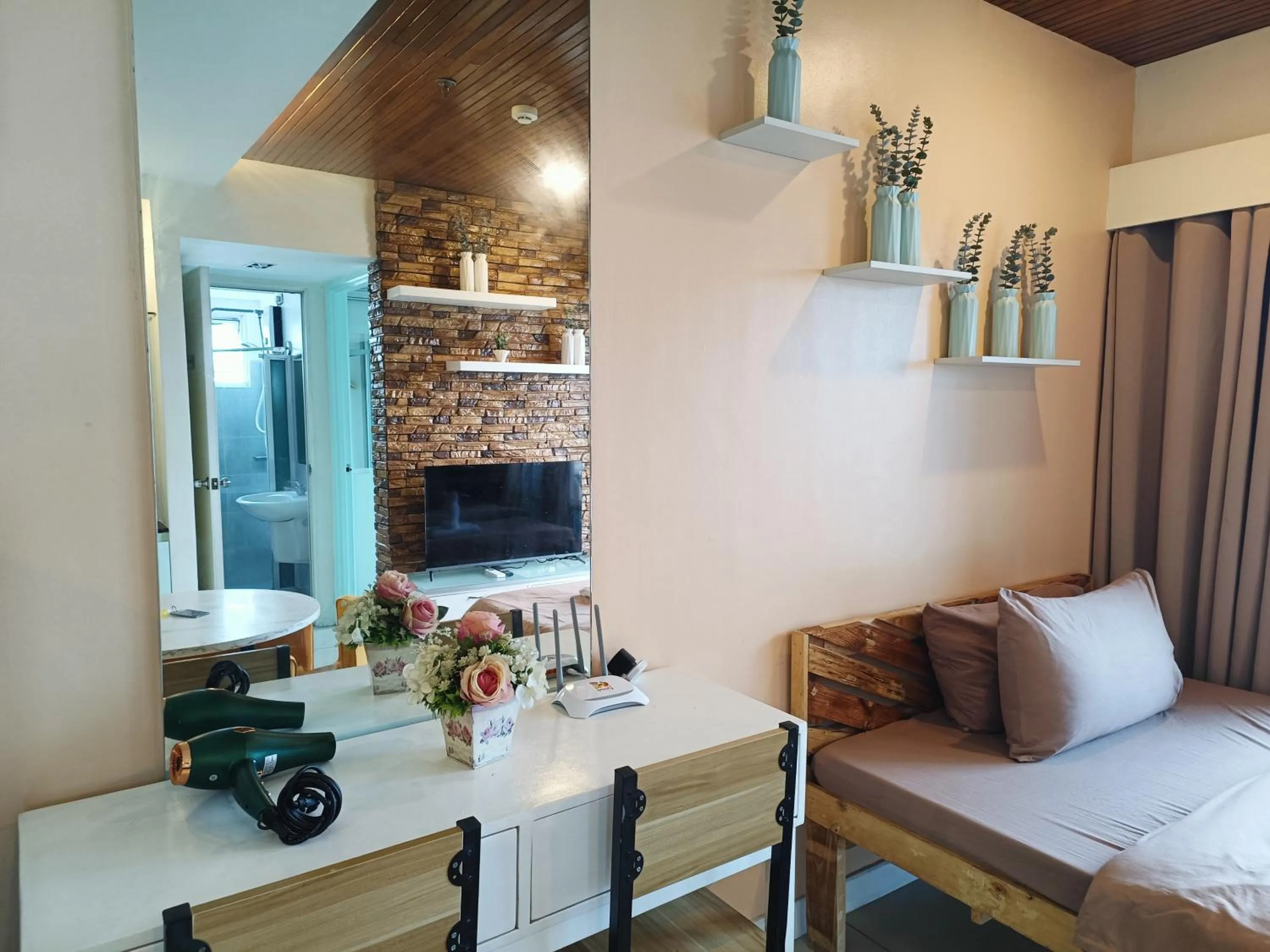 Premiere Haven MOA Staycation