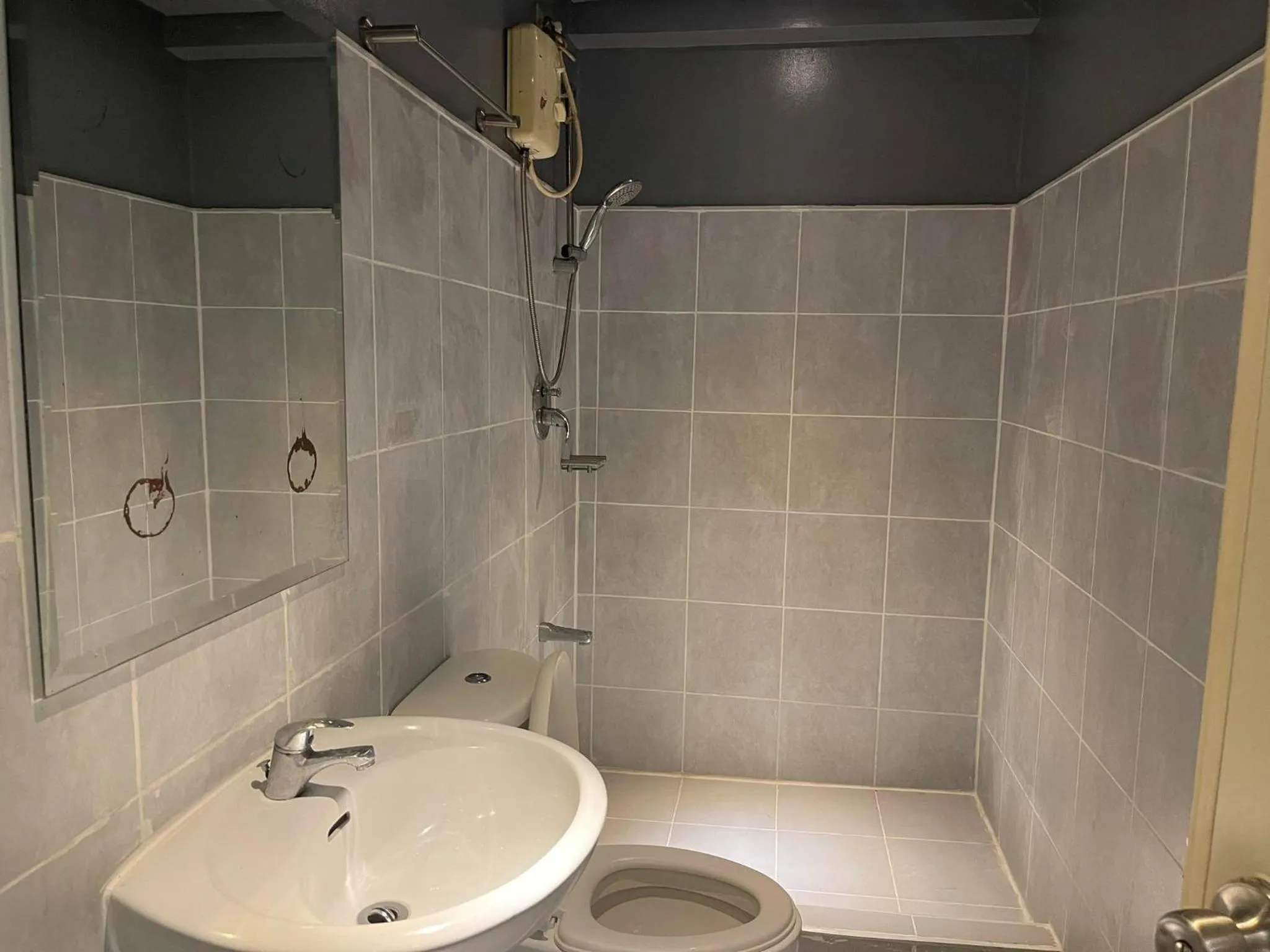 Premiere Haven MOA Staycation