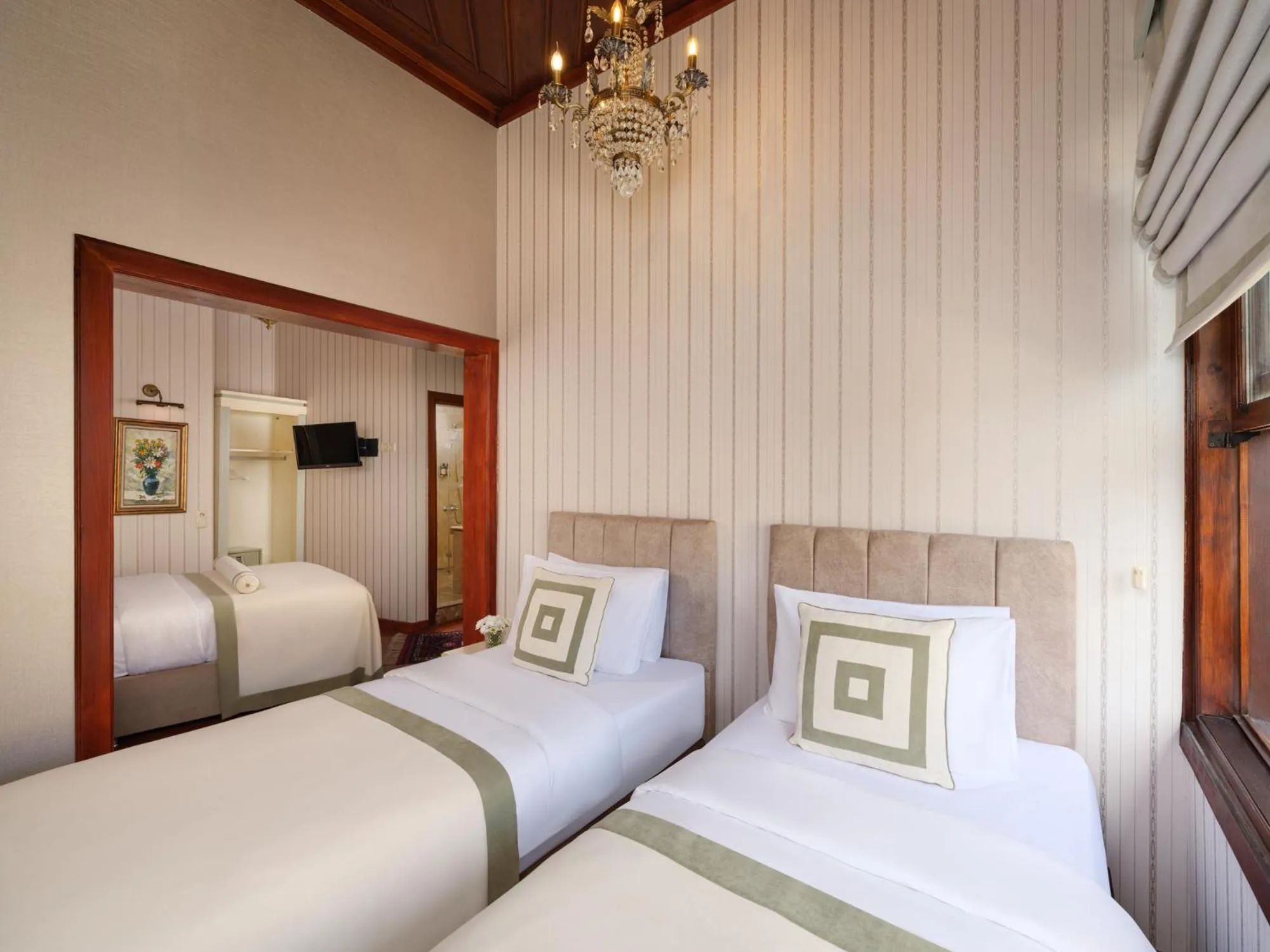 Bedroom, Bed in Hotel 1207 Special Class