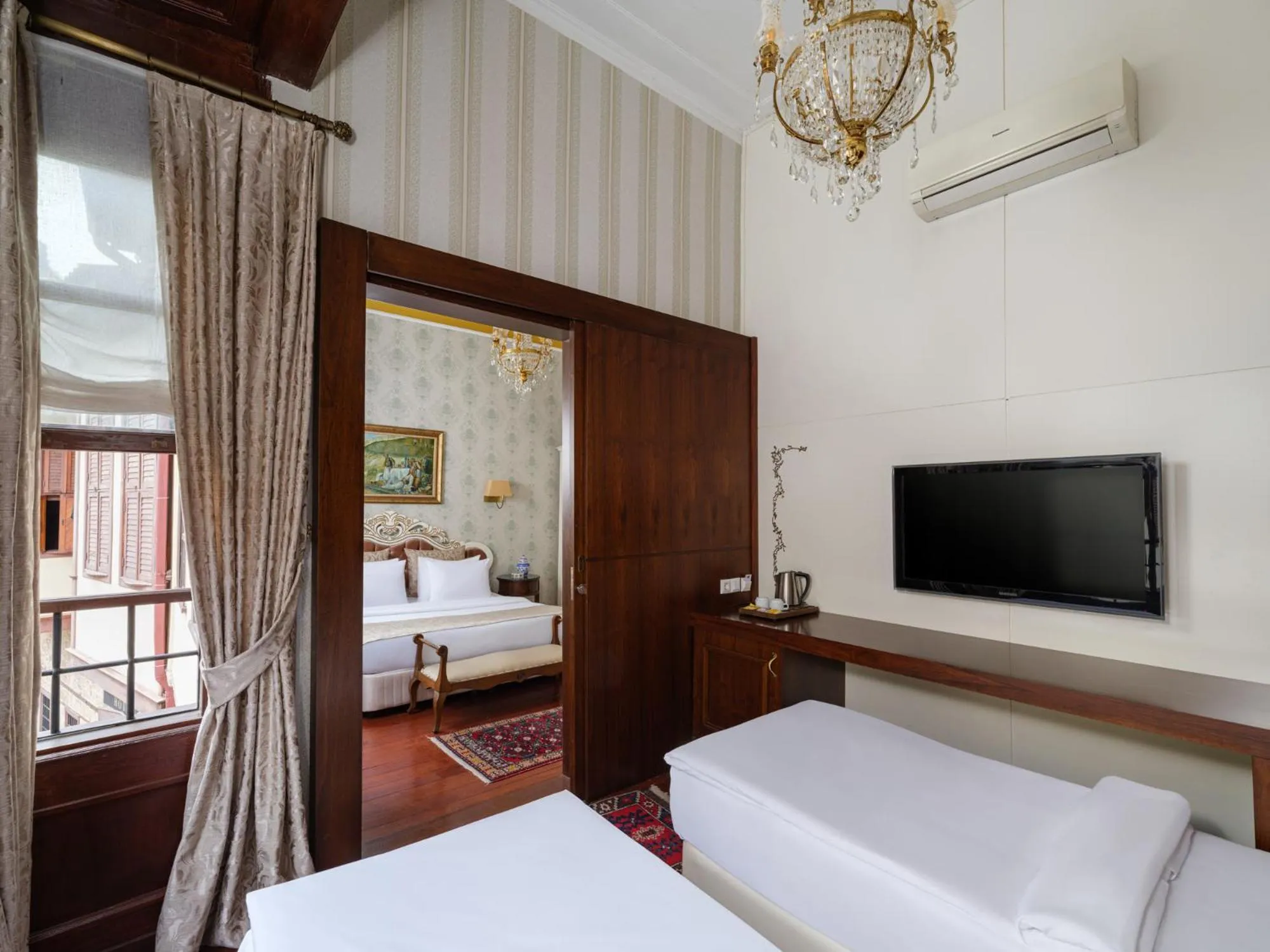 TV and multimedia, Bed in Hotel 1207 Special Class