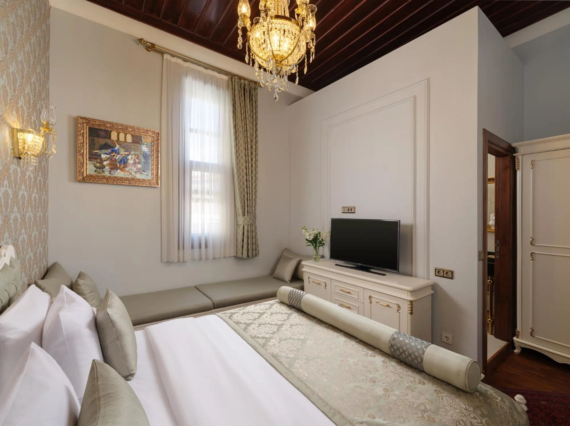 TV and multimedia, Bed in Hotel 1207 Special Class