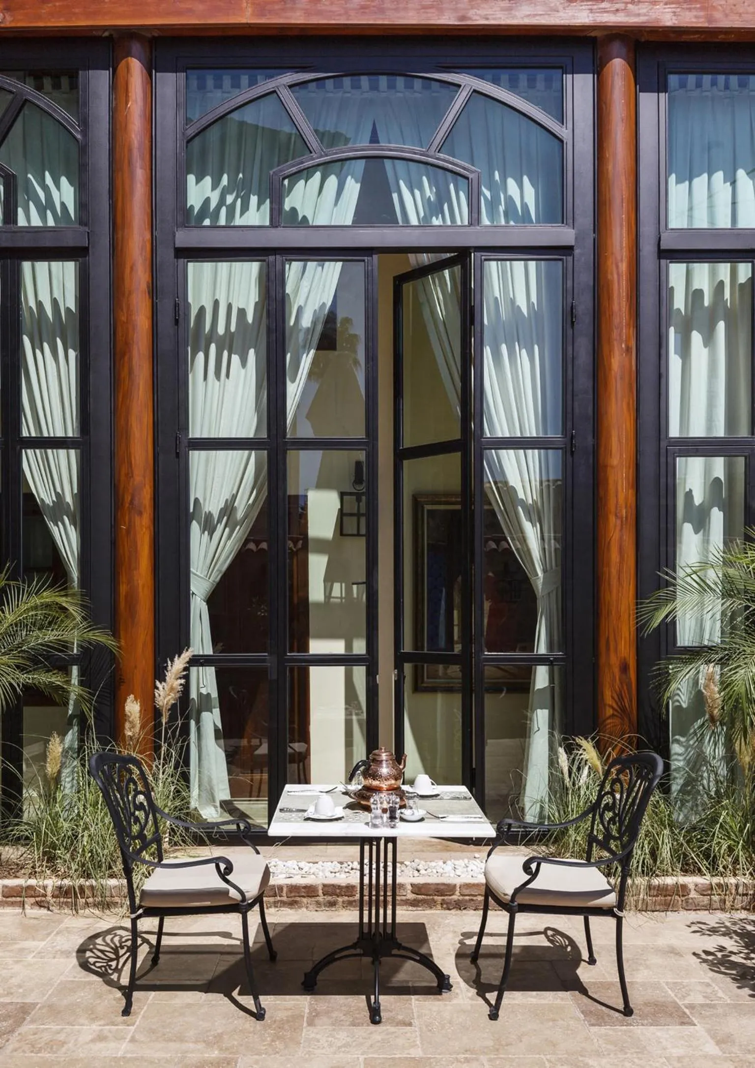 Staff in Hotel 1207 Special Class