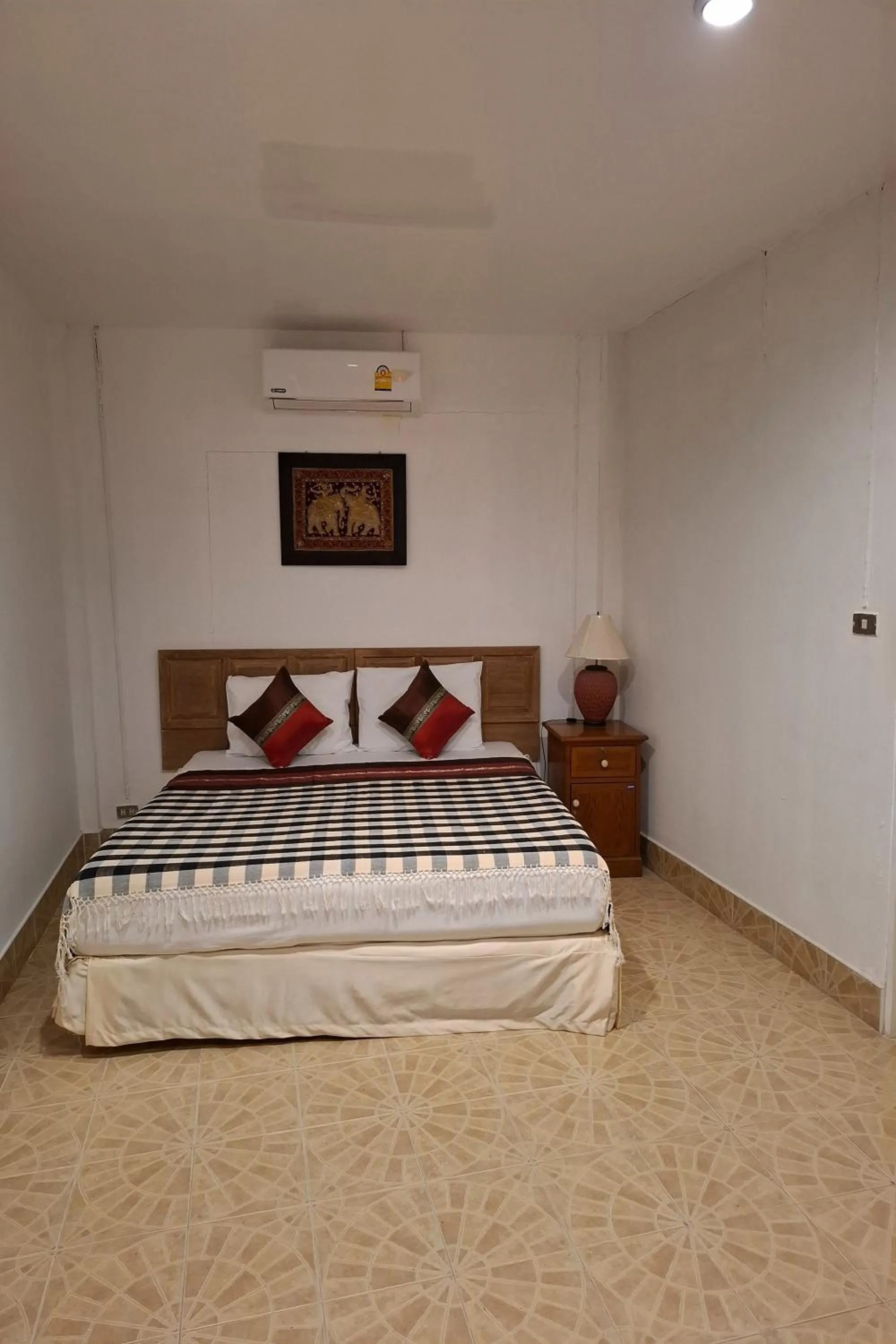 Photo of the whole room, Bed in Kamala Orchid Guesthouse