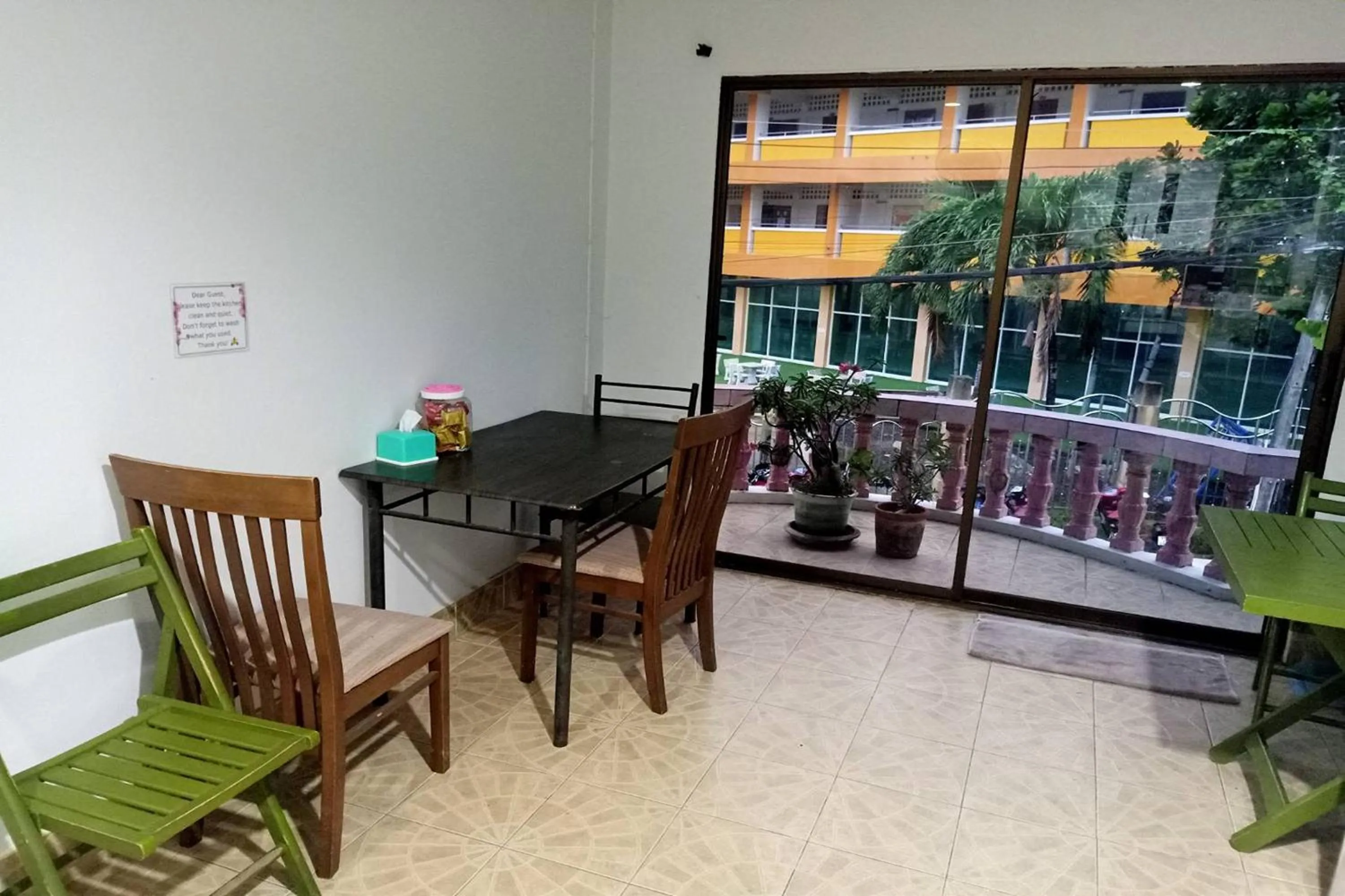 Living room in Kamala Orchid Guesthouse