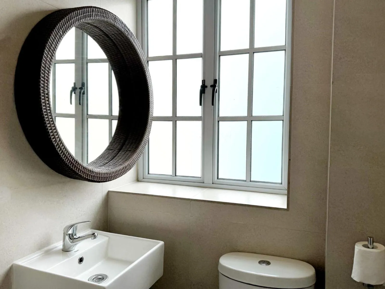 Bathroom in Hotel Calmo Hamilton