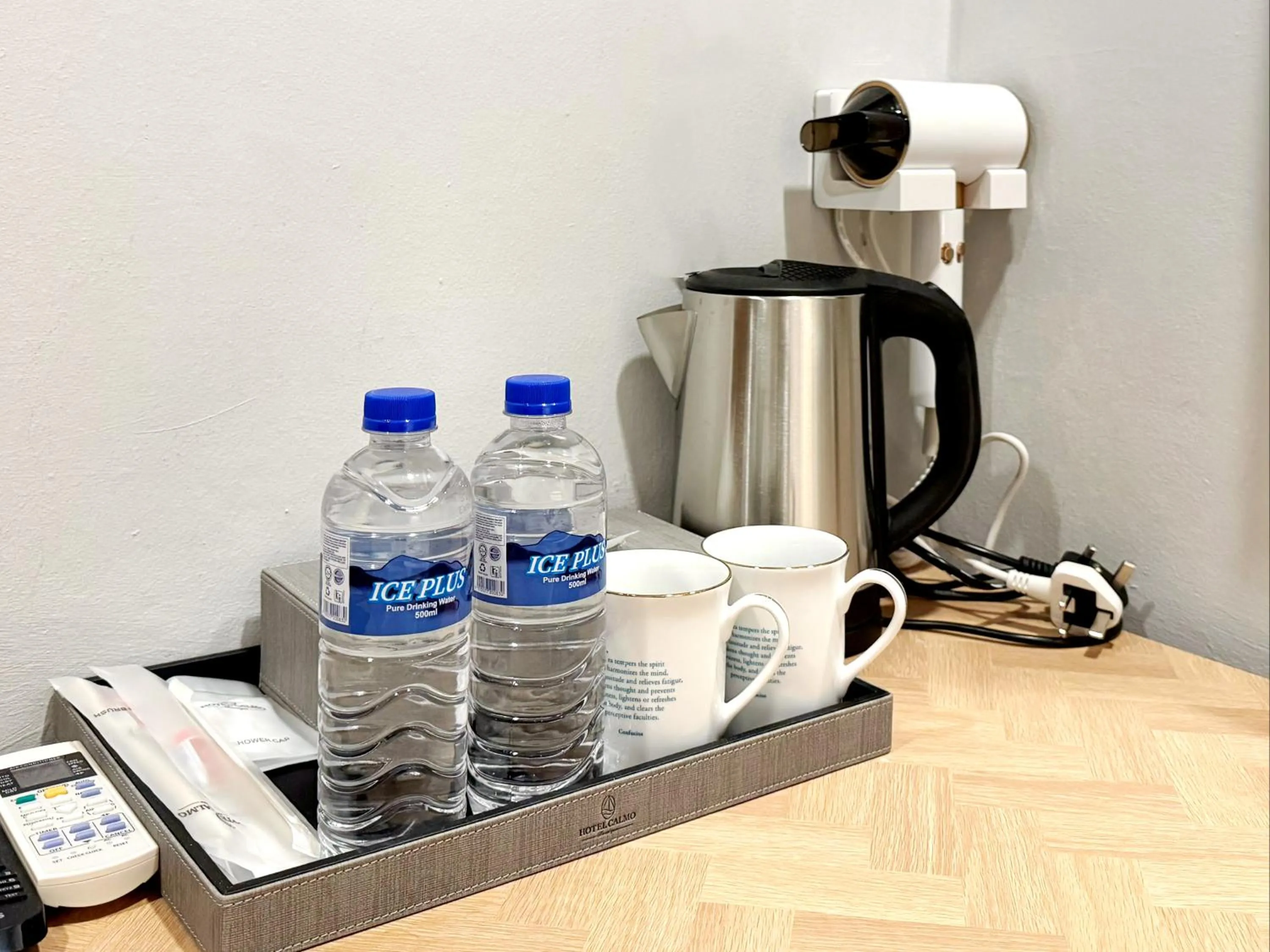 Coffee/tea facilities in Hotel Calmo Hamilton