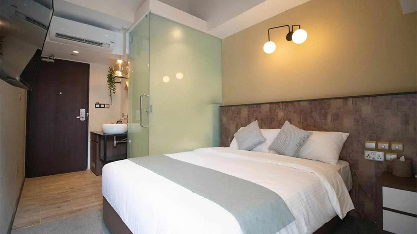 Bed in Hotel Calmo Hamilton